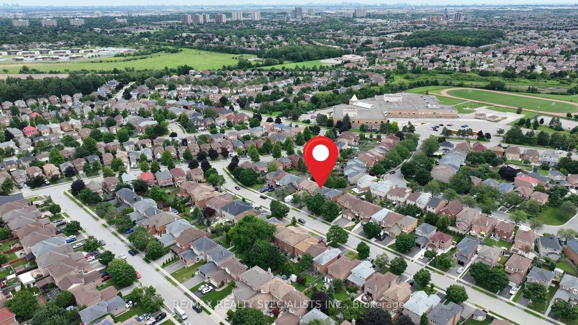 Photo 39 of 16 Mullis Crescent, Brampton, Fletcher's West — HOMEH