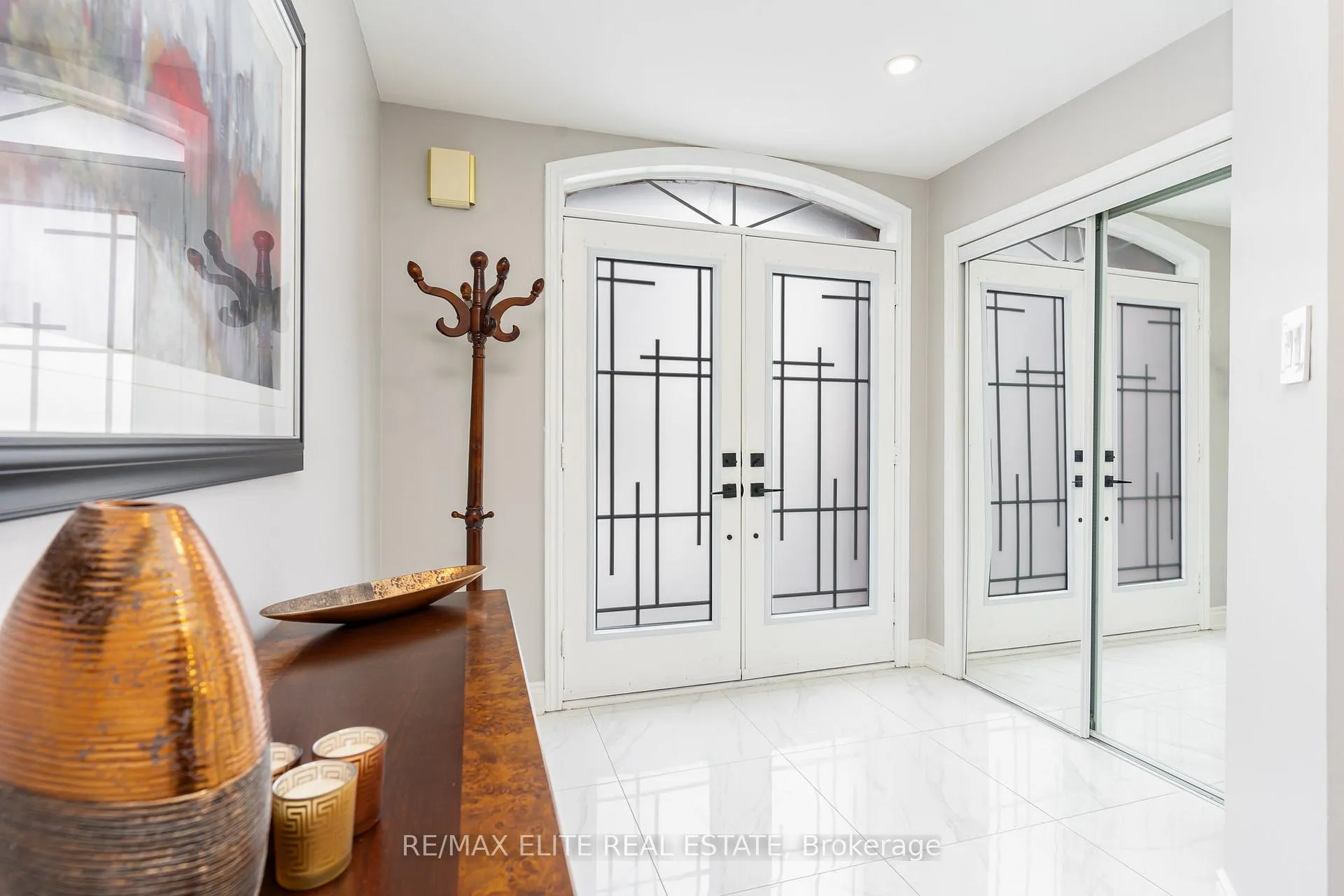 Photo 3 of 125 Ferdinand Avenue, Vaughan, Vellore Village — HOMEH