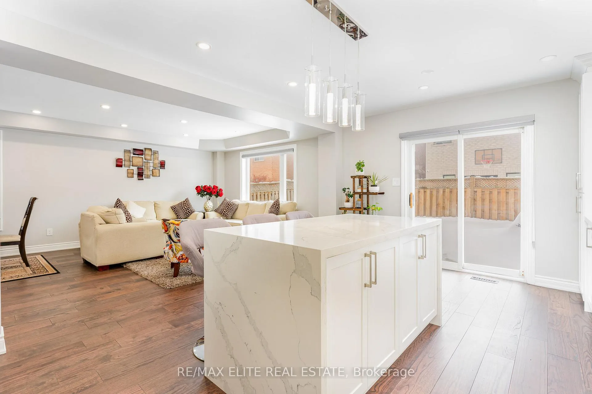 Photo 11 of 125 Ferdinand Avenue, Vaughan, Vellore Village — HOMEH