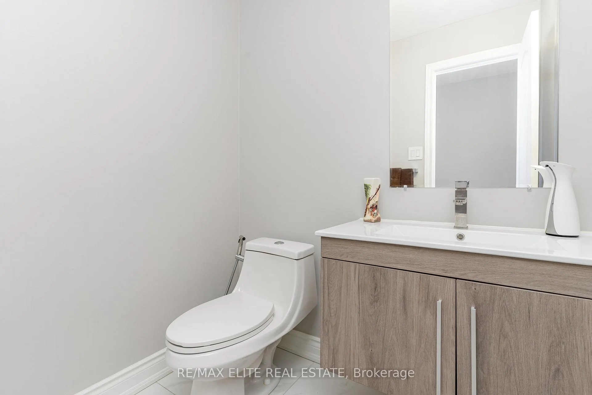 Photo 14 of 125 Ferdinand Avenue, Vaughan, Vellore Village — HOMEH