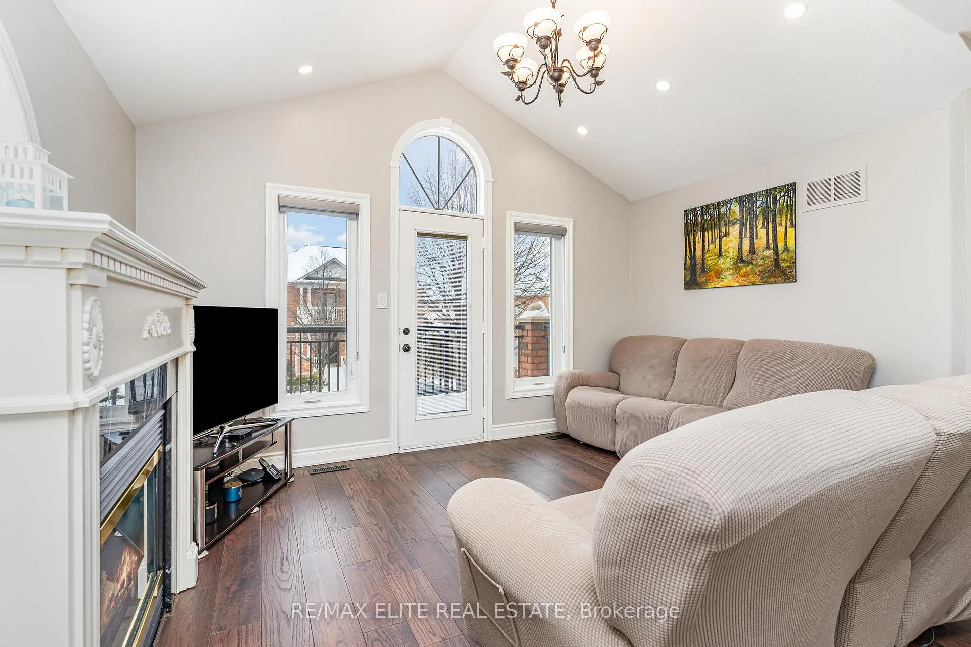 Photo 15 of 125 Ferdinand Avenue, Vaughan, Vellore Village — HOMEH