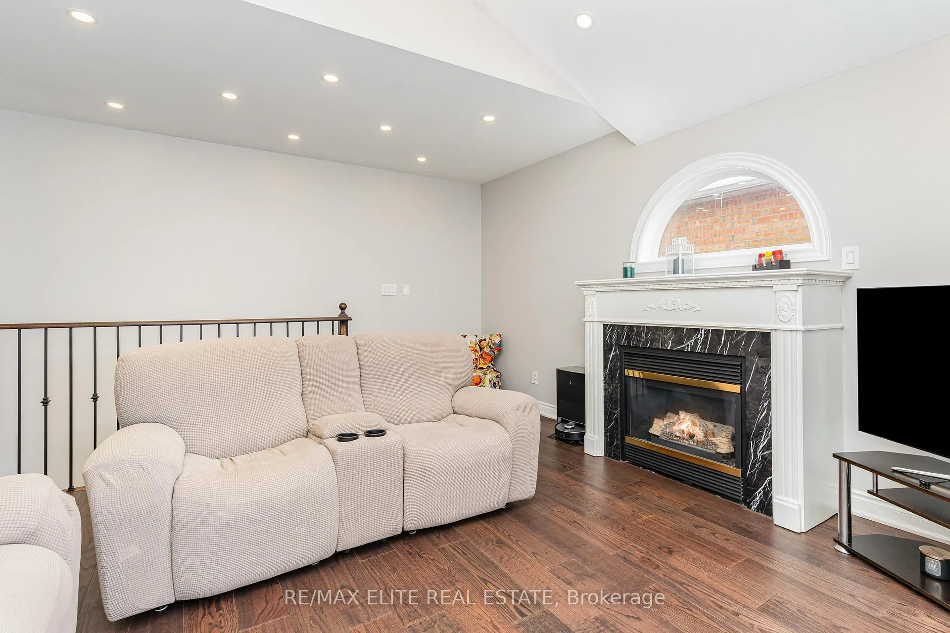 Photo 17 of 125 Ferdinand Avenue, Vaughan, Vellore Village — HOMEH