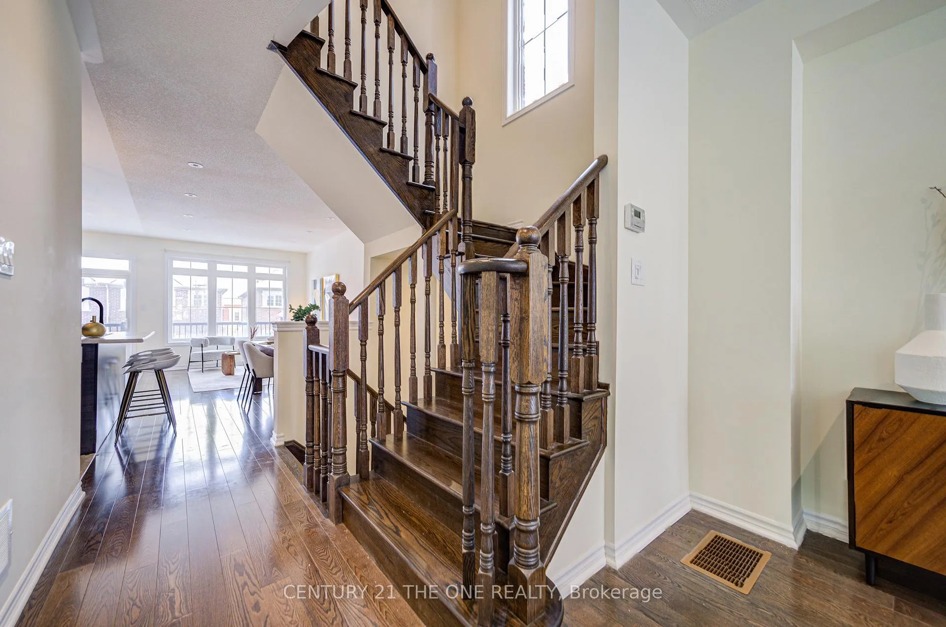 Photo 3 of 281 Dundas Way, Markham, Greensborough — HOMEH