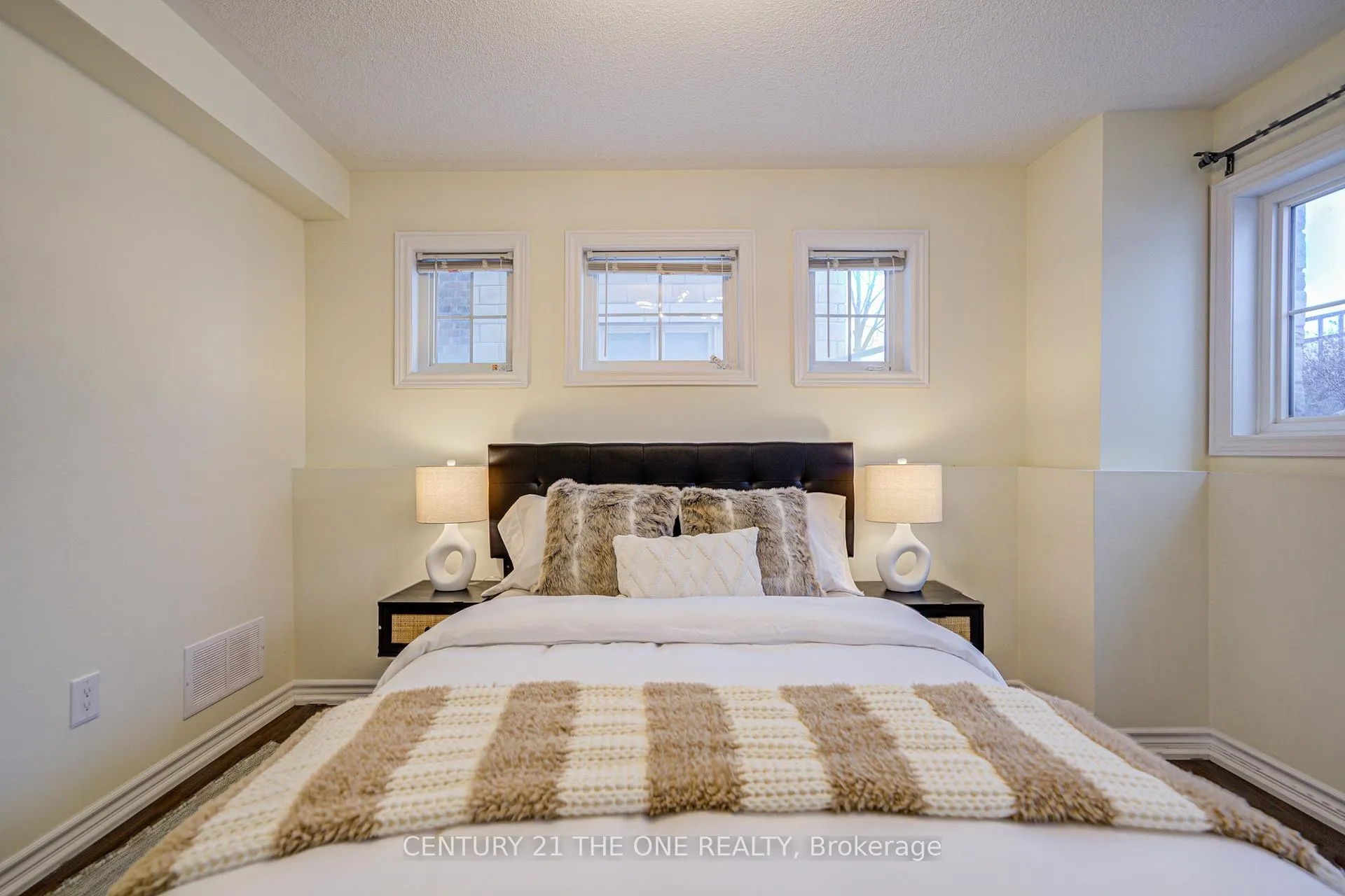 Photo 36 of 281 Dundas Way, Markham, Greensborough — HOMEH