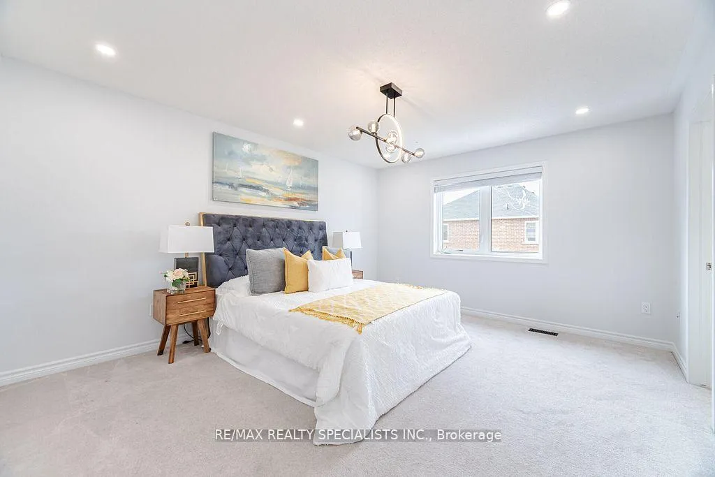 Photo 23 of 31 Enford Crescent, Brampton, Northwest Brampton — HOMEH