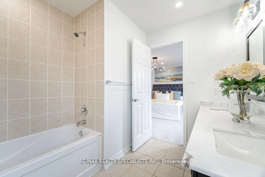 Photo 27 of 31 Enford Crescent, Brampton, Northwest Brampton — HOMEH