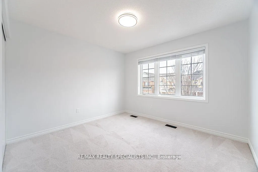 Photo 32 of 31 Enford Crescent, Brampton, Northwest Brampton — HOMEH