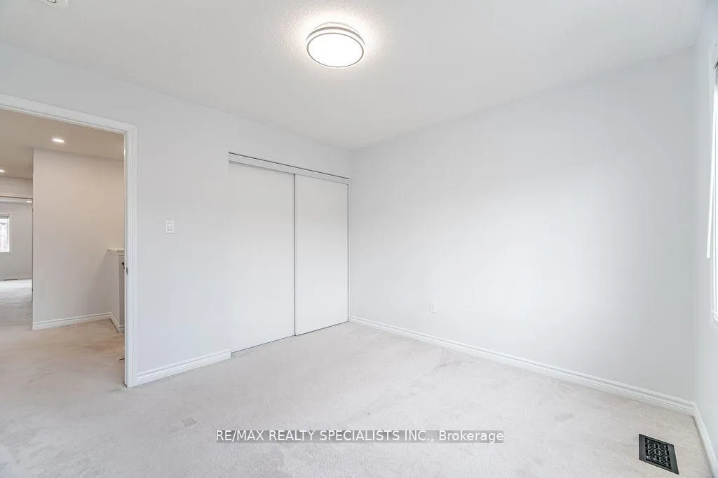 Photo 33 of 31 Enford Crescent, Brampton, Northwest Brampton — HOMEH