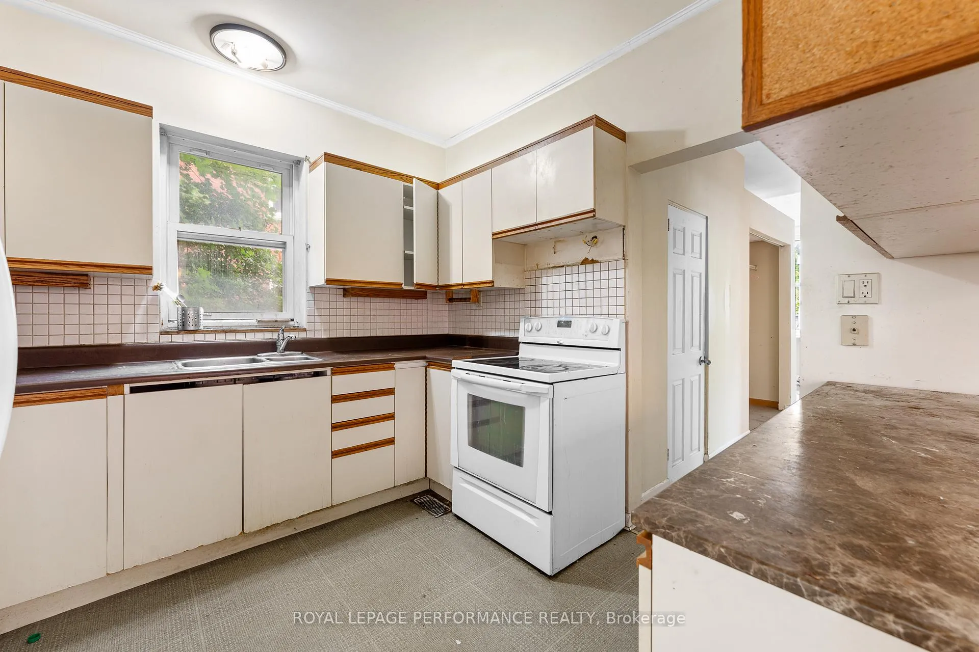 Photo 10 of 236 Britannia Road, Ottawa, Britannia — HOMEH