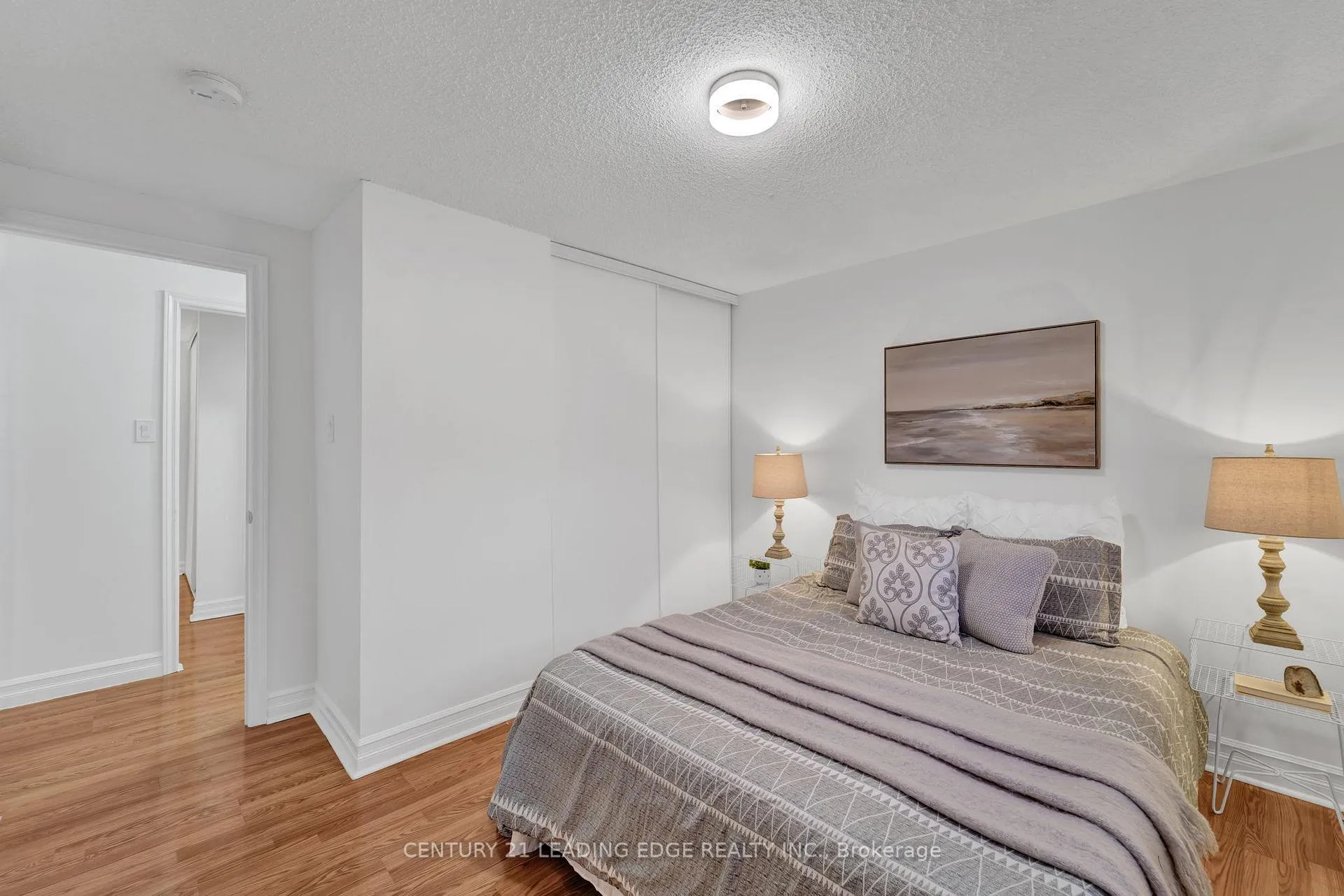 Photo 9 of 832 Donegal Avenue, Oshawa, Vanier — HOMEH