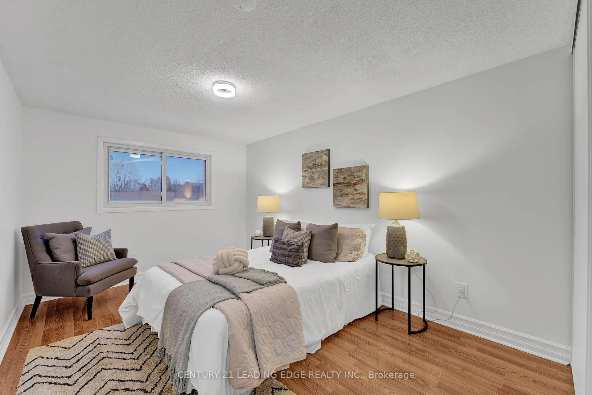 Photo 10 of 832 Donegal Avenue, Oshawa, Vanier — HOMEH