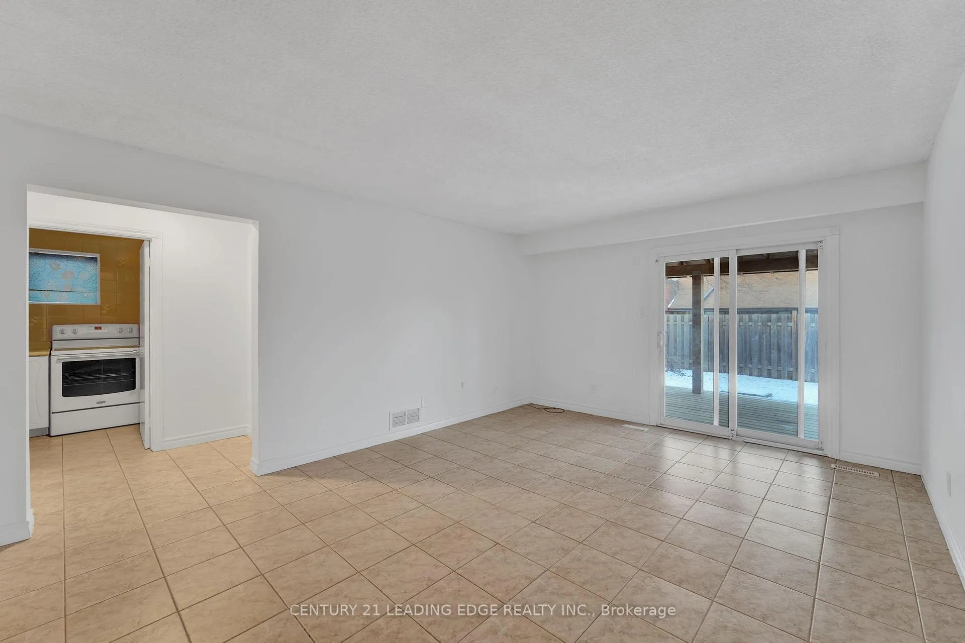 Photo 15 of 832 Donegal Avenue, Oshawa, Vanier — HOMEH