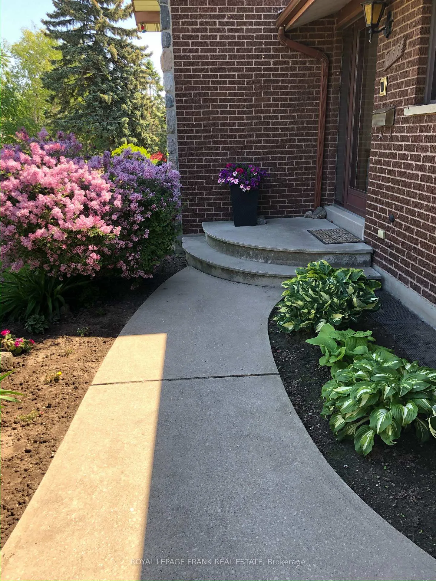Photo 35 of 677 Stone Street, Oshawa, Lakeview — HOMEH