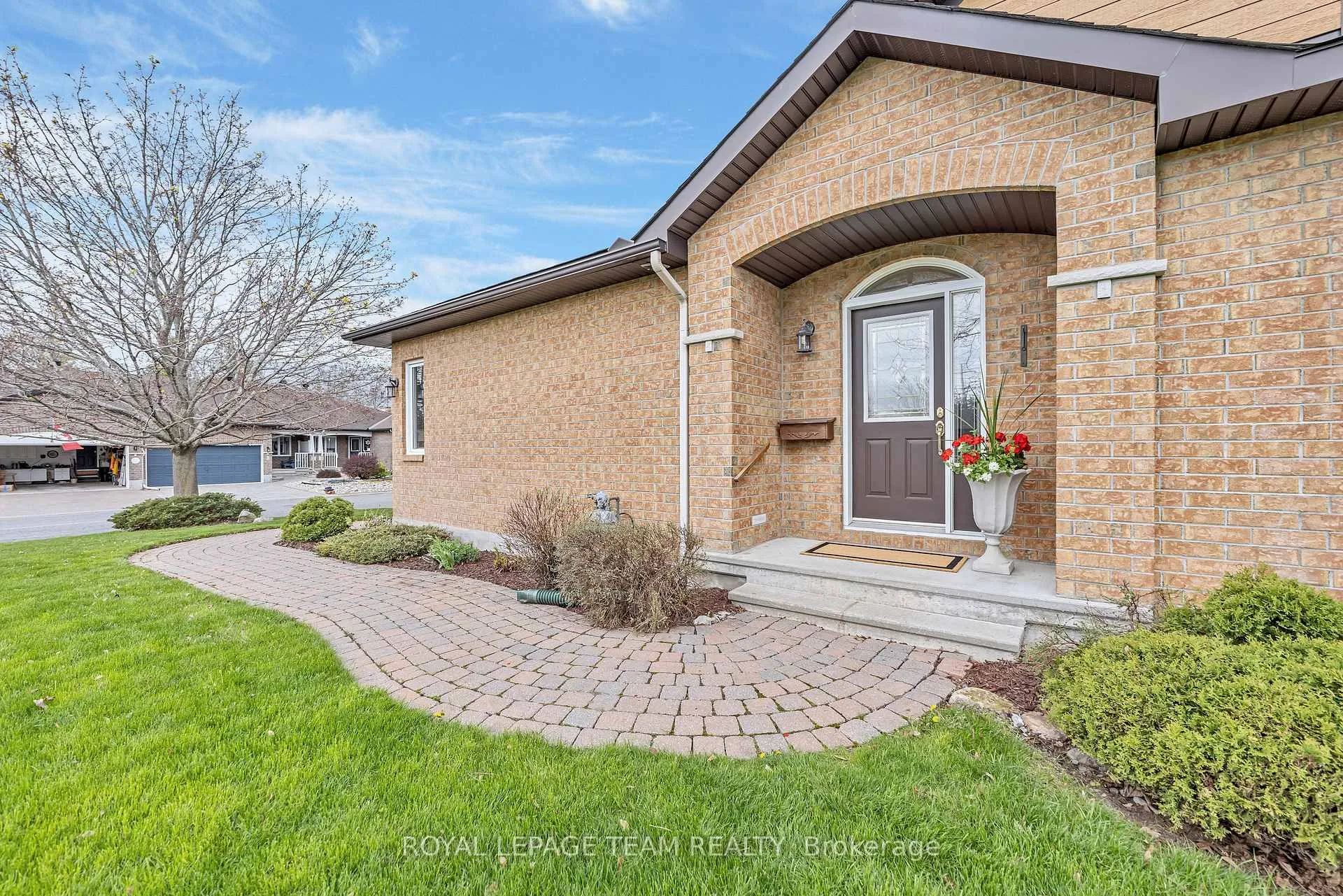 Photo 1 of 2 Peregrine Crescent, Ottawa, Kanata - Bridlewood — HOMEH