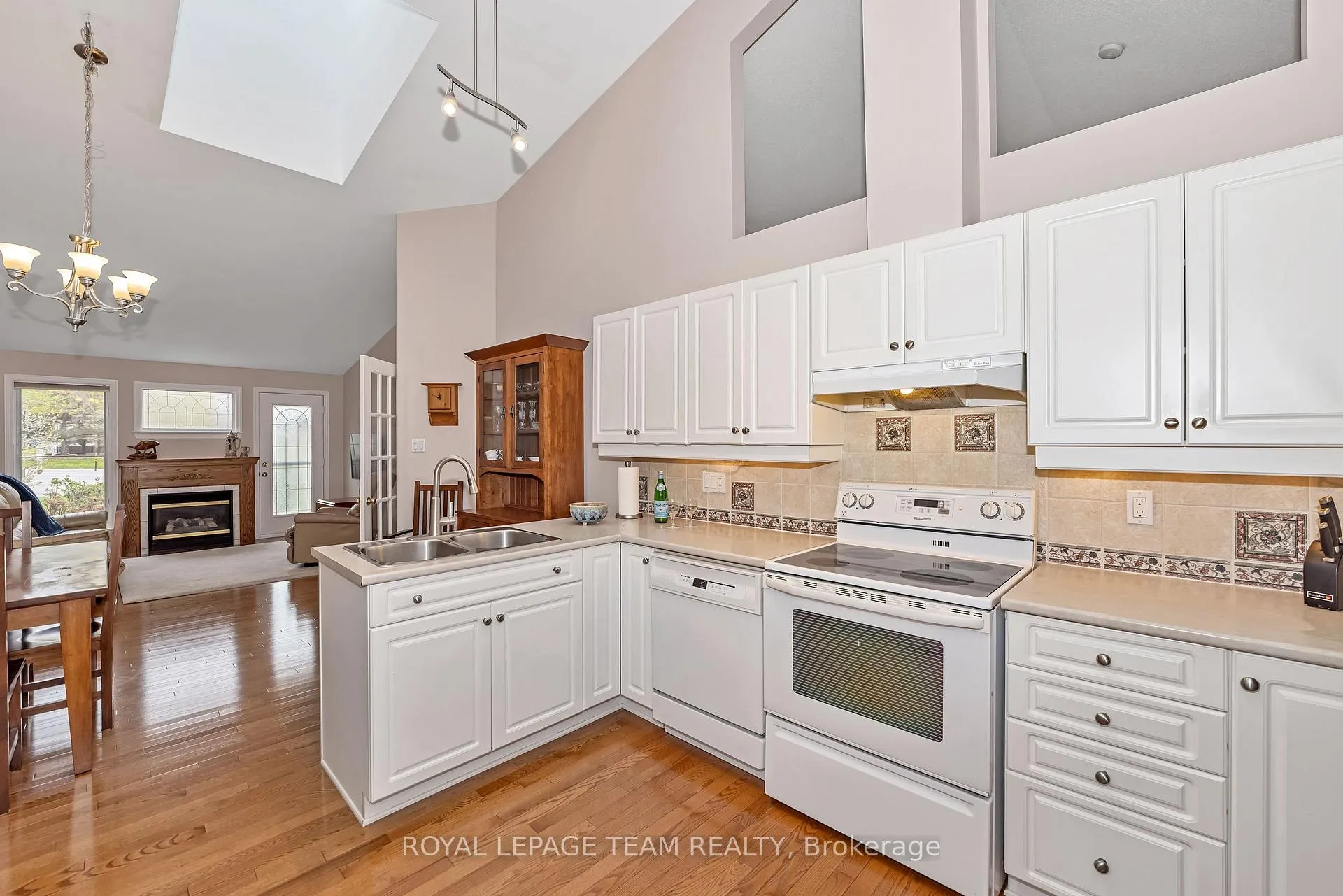 Photo 9 of 2 Peregrine Crescent, Ottawa, Kanata - Bridlewood — HOMEH