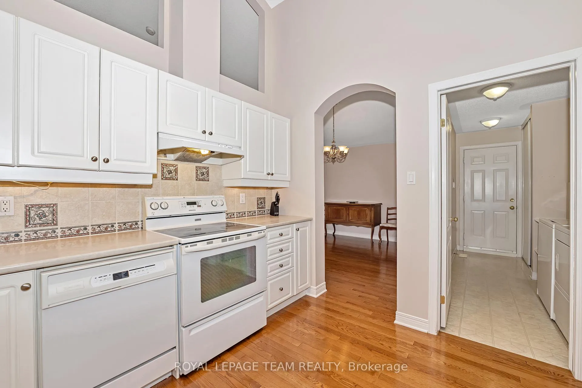 Photo 10 of 2 Peregrine Crescent, Ottawa, Kanata - Bridlewood — HOMEH