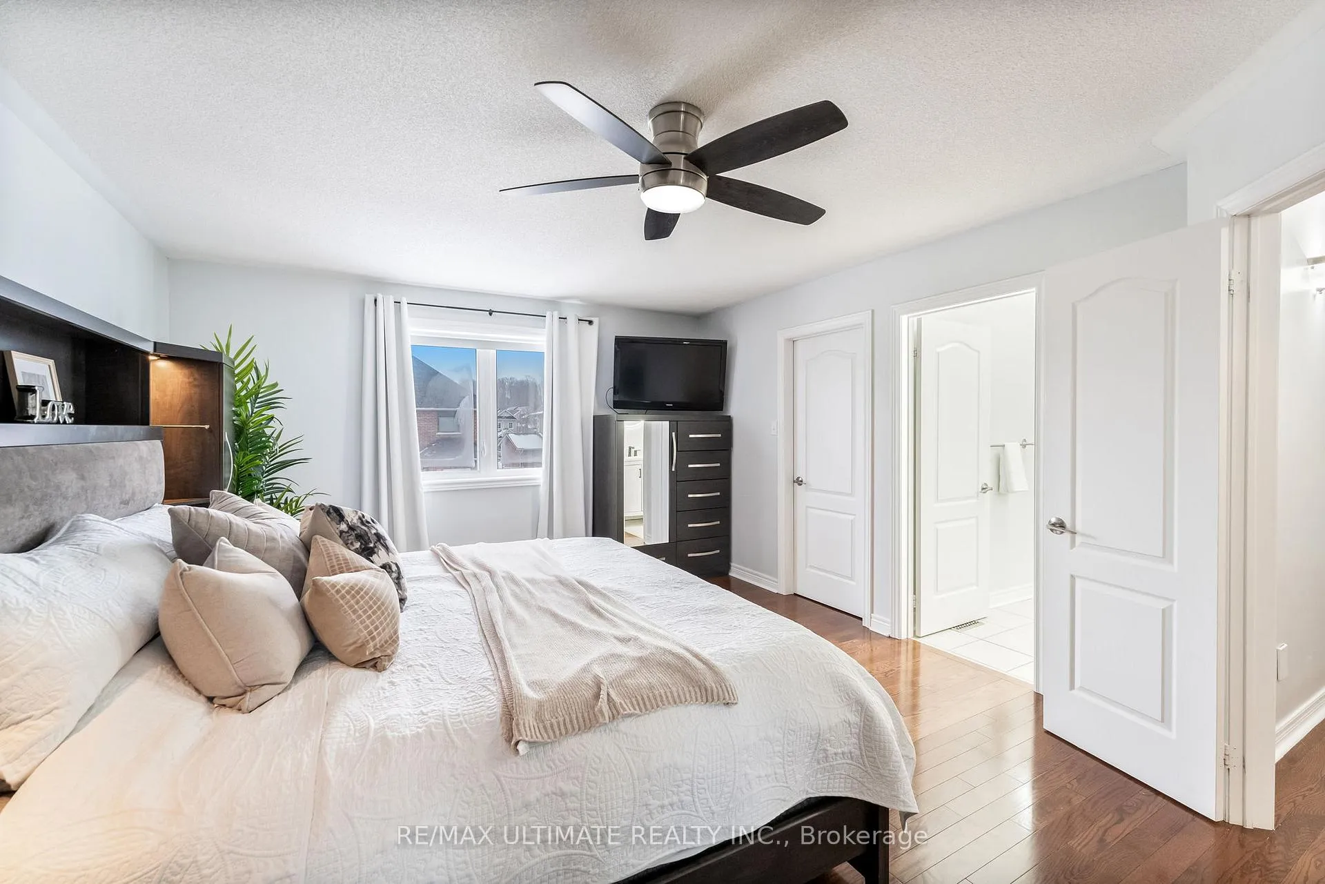 Photo 16 of 9 Foxbury Road, Uxbridge — HOMEH
