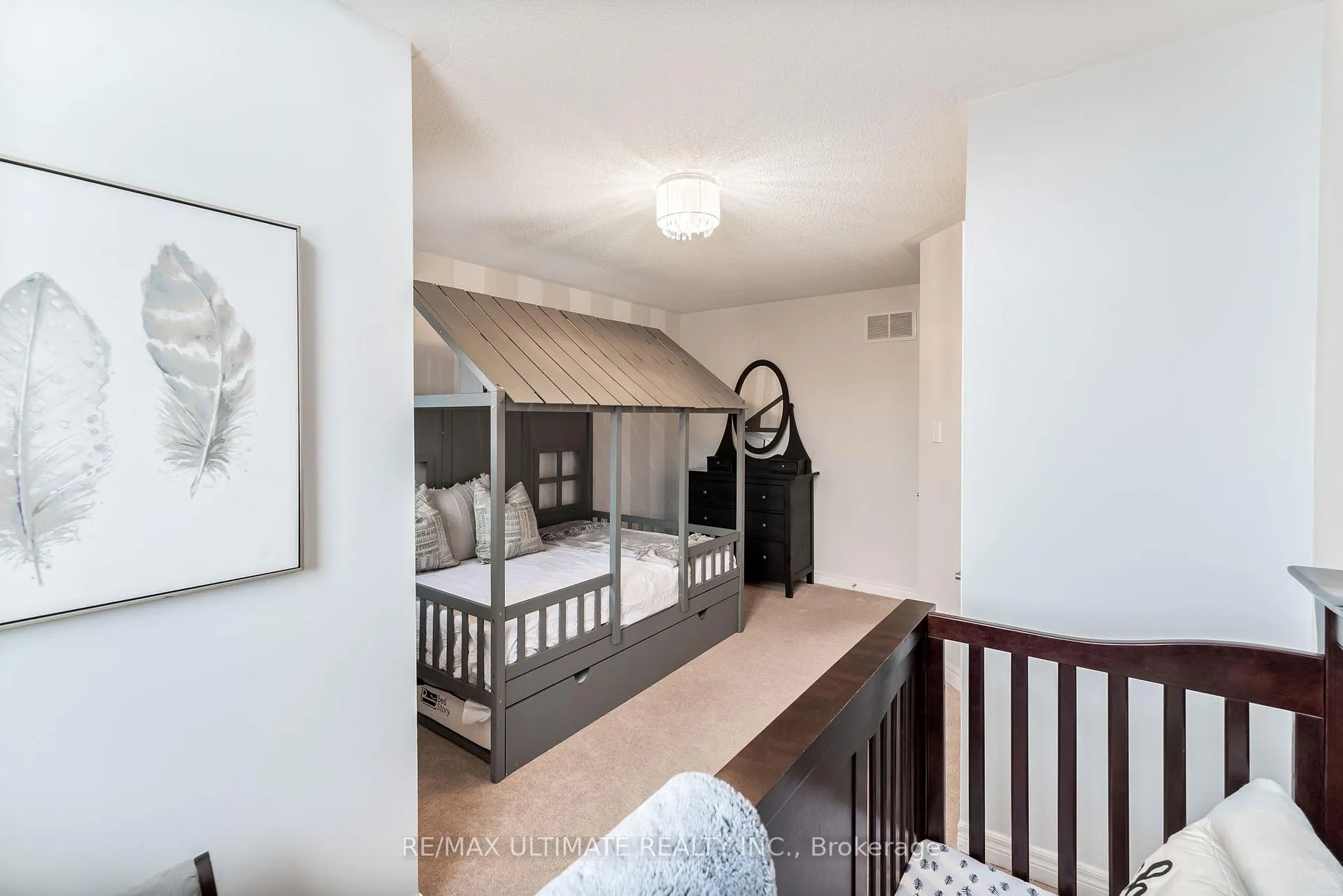 Photo 24 of 9 Foxbury Road, Uxbridge — HOMEH