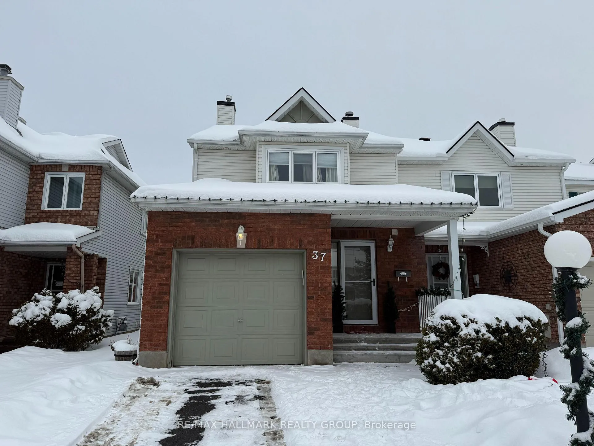 Photo 1 of 37 Roblyn Way, Ottawa, Barrhaven East — HOMEH