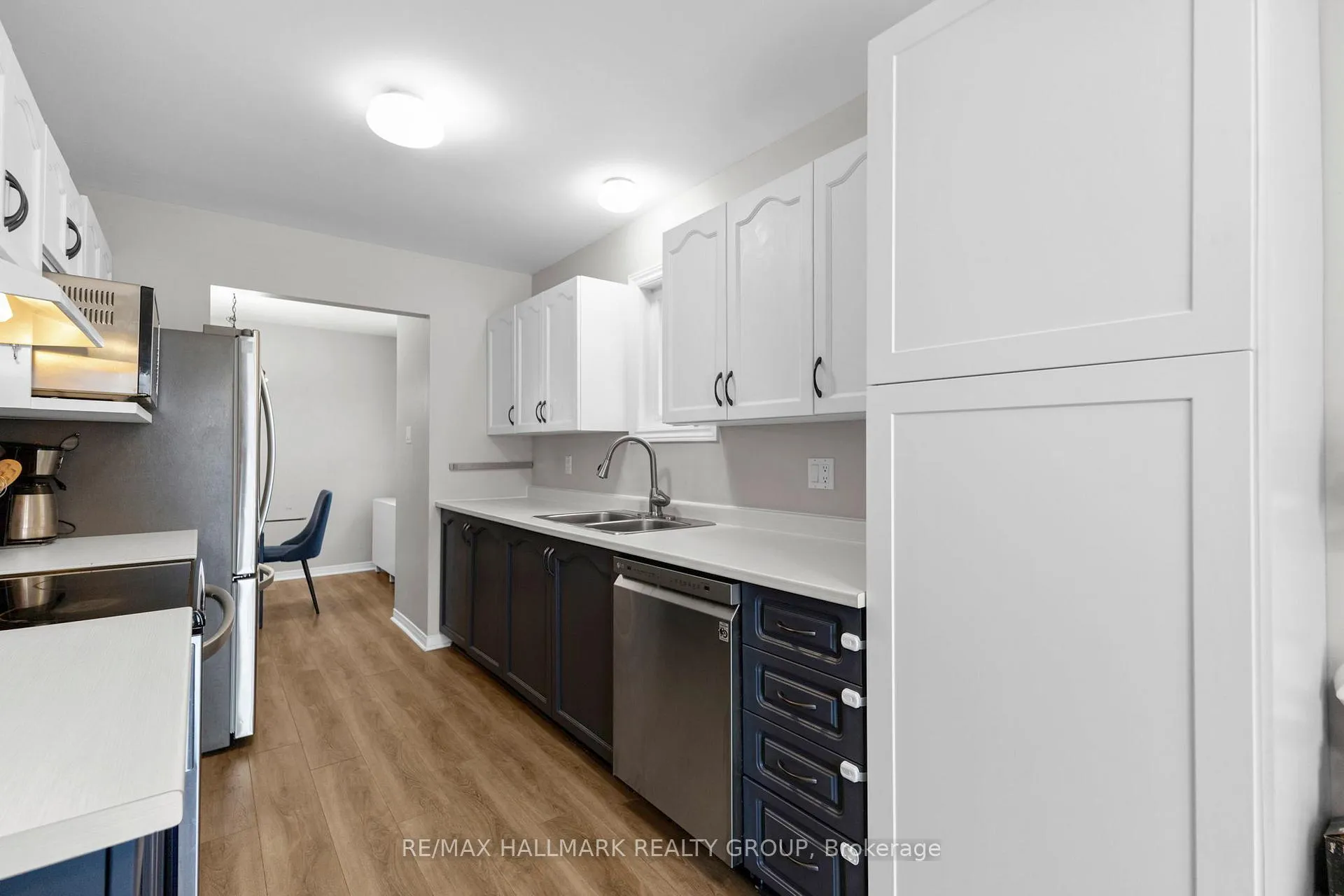 Photo 11 of 37 Roblyn Way, Ottawa, Barrhaven East — HOMEH