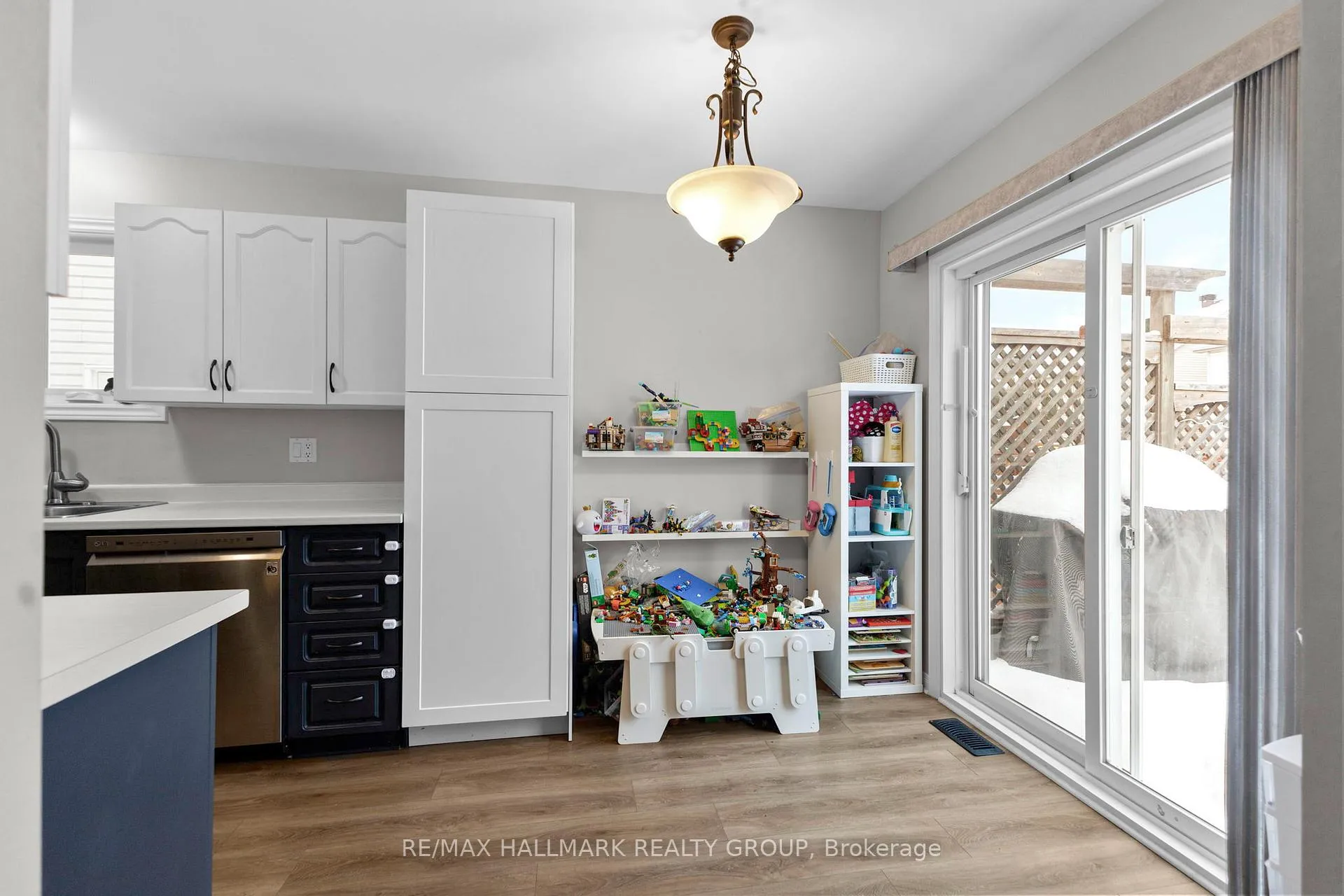 Photo 15 of 37 Roblyn Way, Ottawa, Barrhaven East — HOMEH