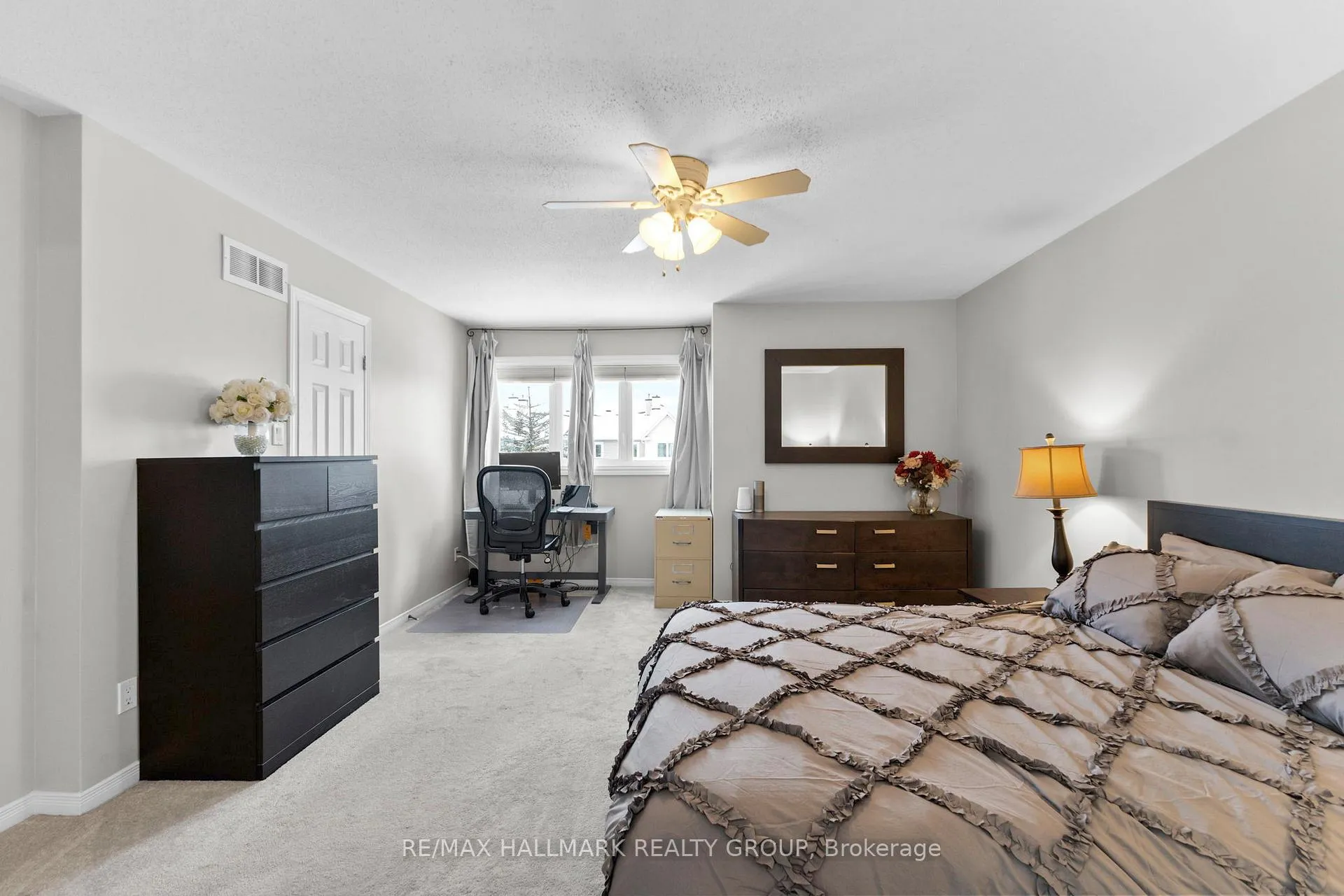 Photo 18 of 37 Roblyn Way, Ottawa, Barrhaven East — HOMEH