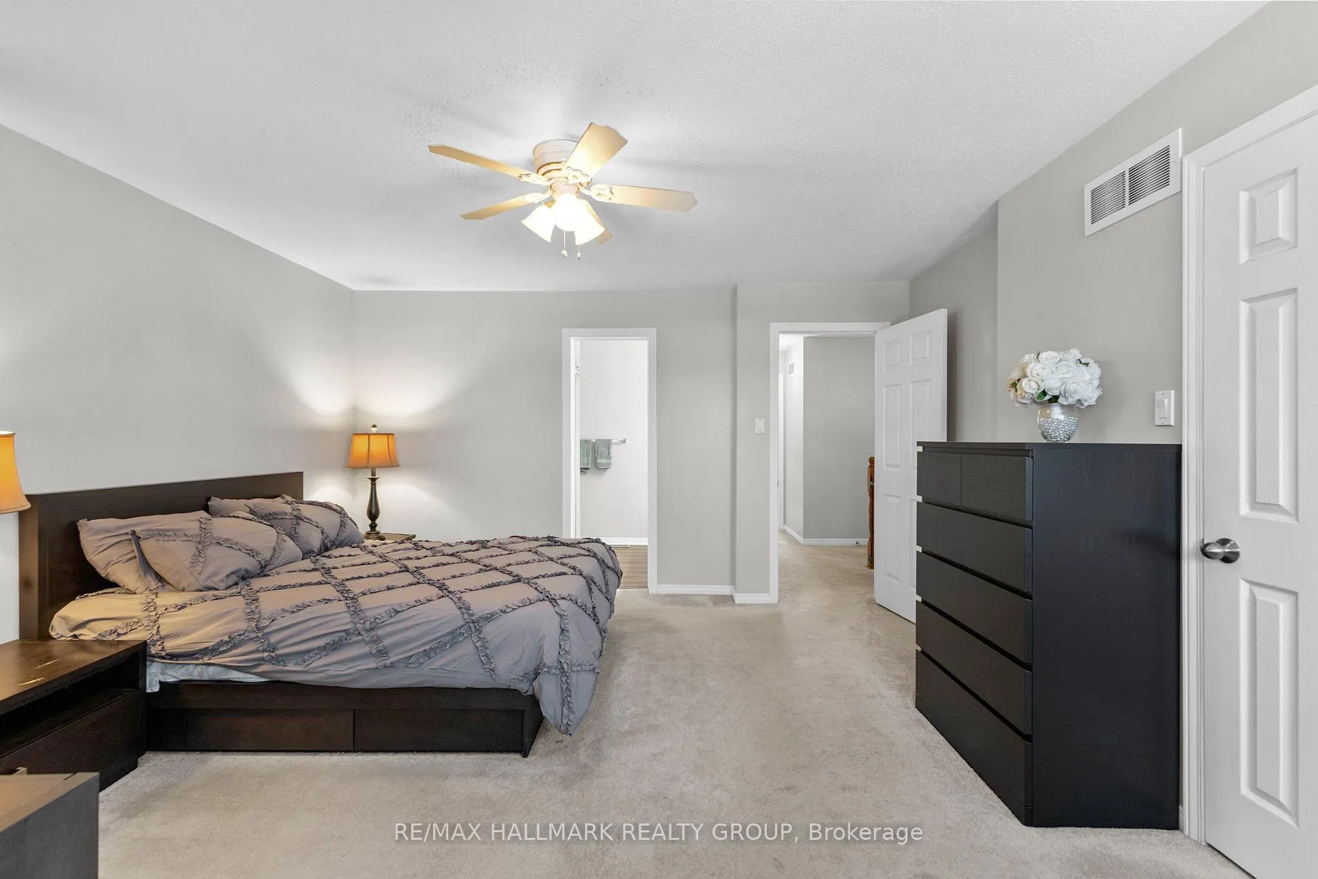 Photo 19 of 37 Roblyn Way, Ottawa, Barrhaven East — HOMEH