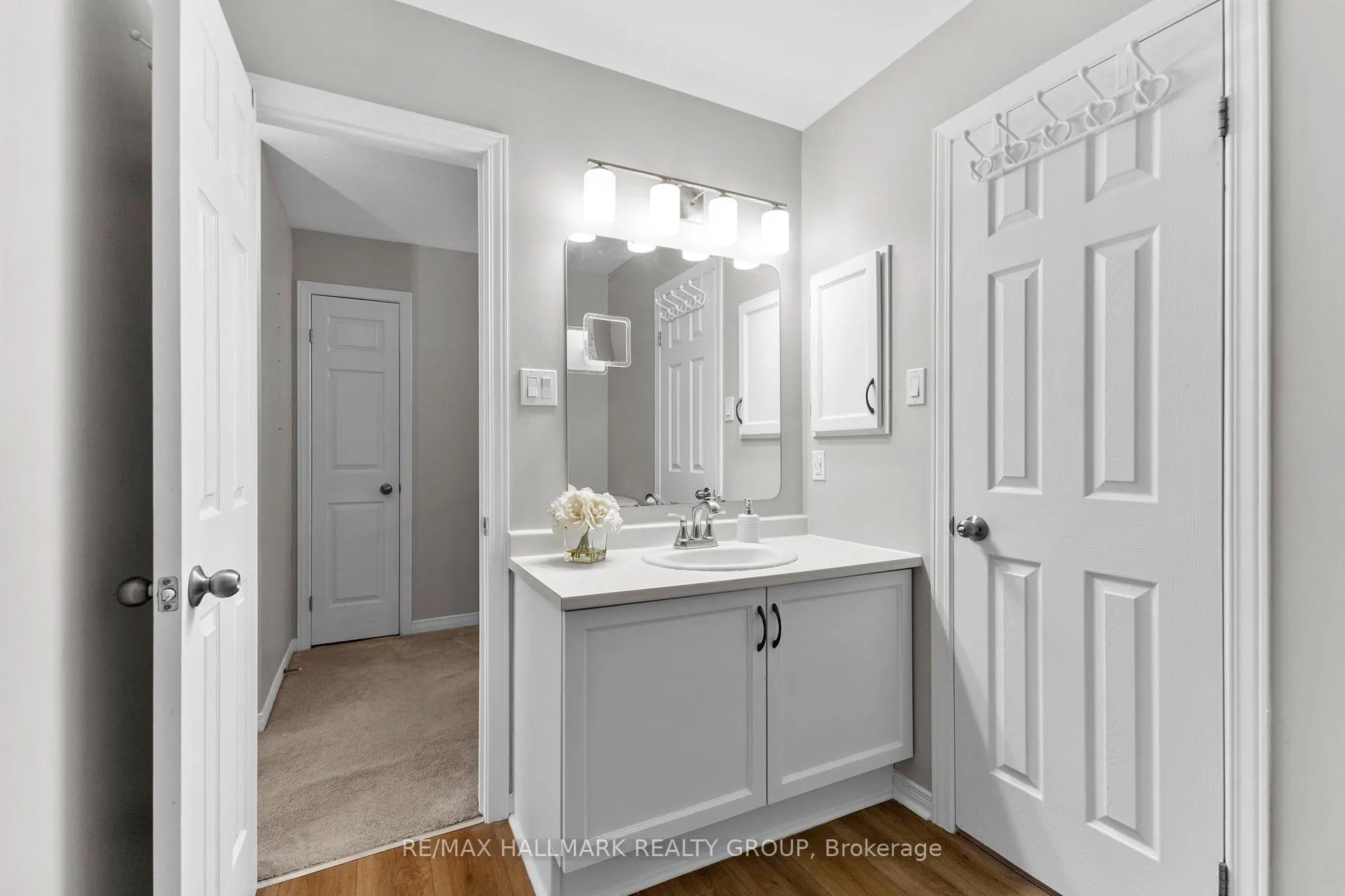 Photo 21 of 37 Roblyn Way, Ottawa, Barrhaven East — HOMEH