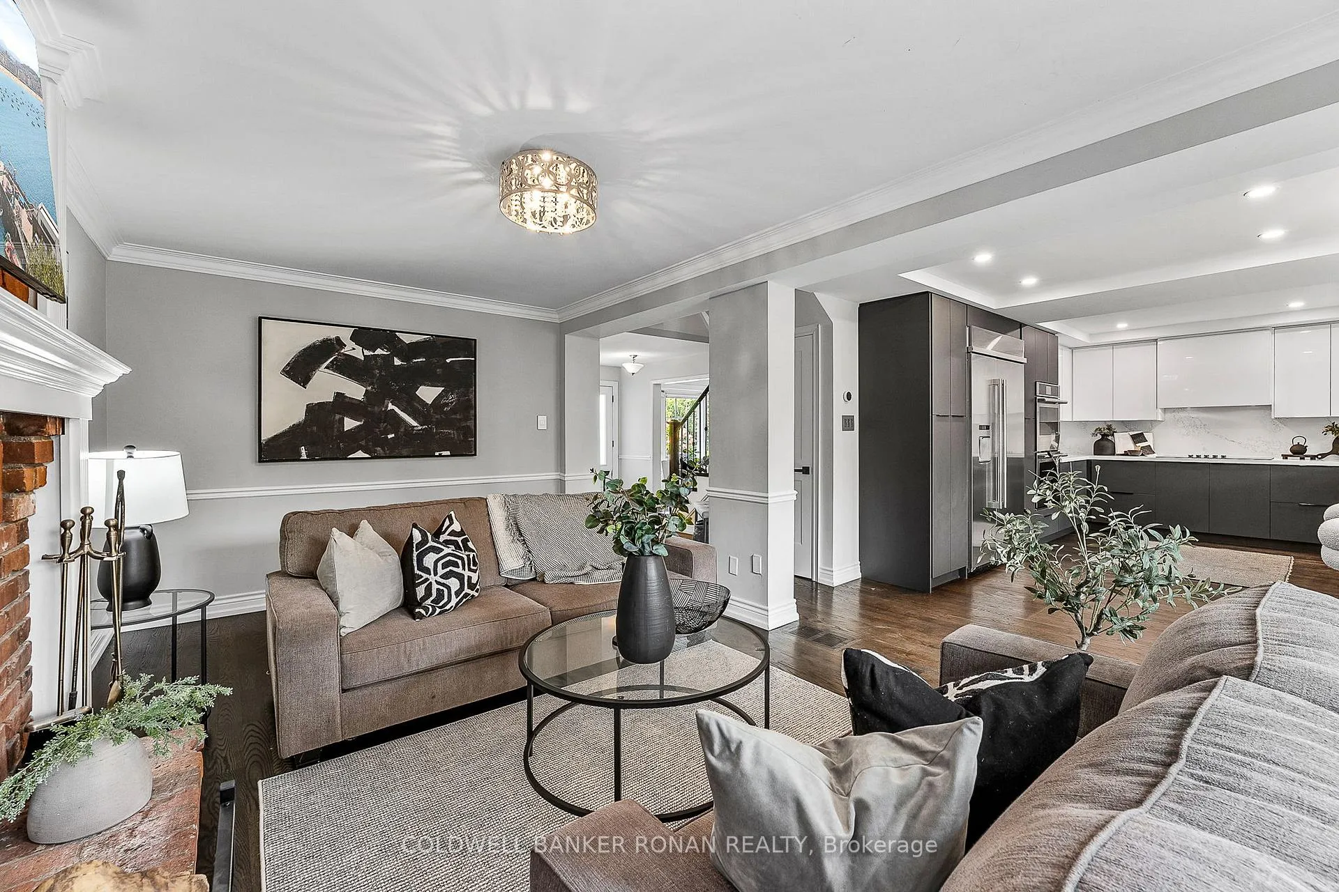 Photo 10 of 1437 Manitou Court, Oshawa, Samac — HOMEH