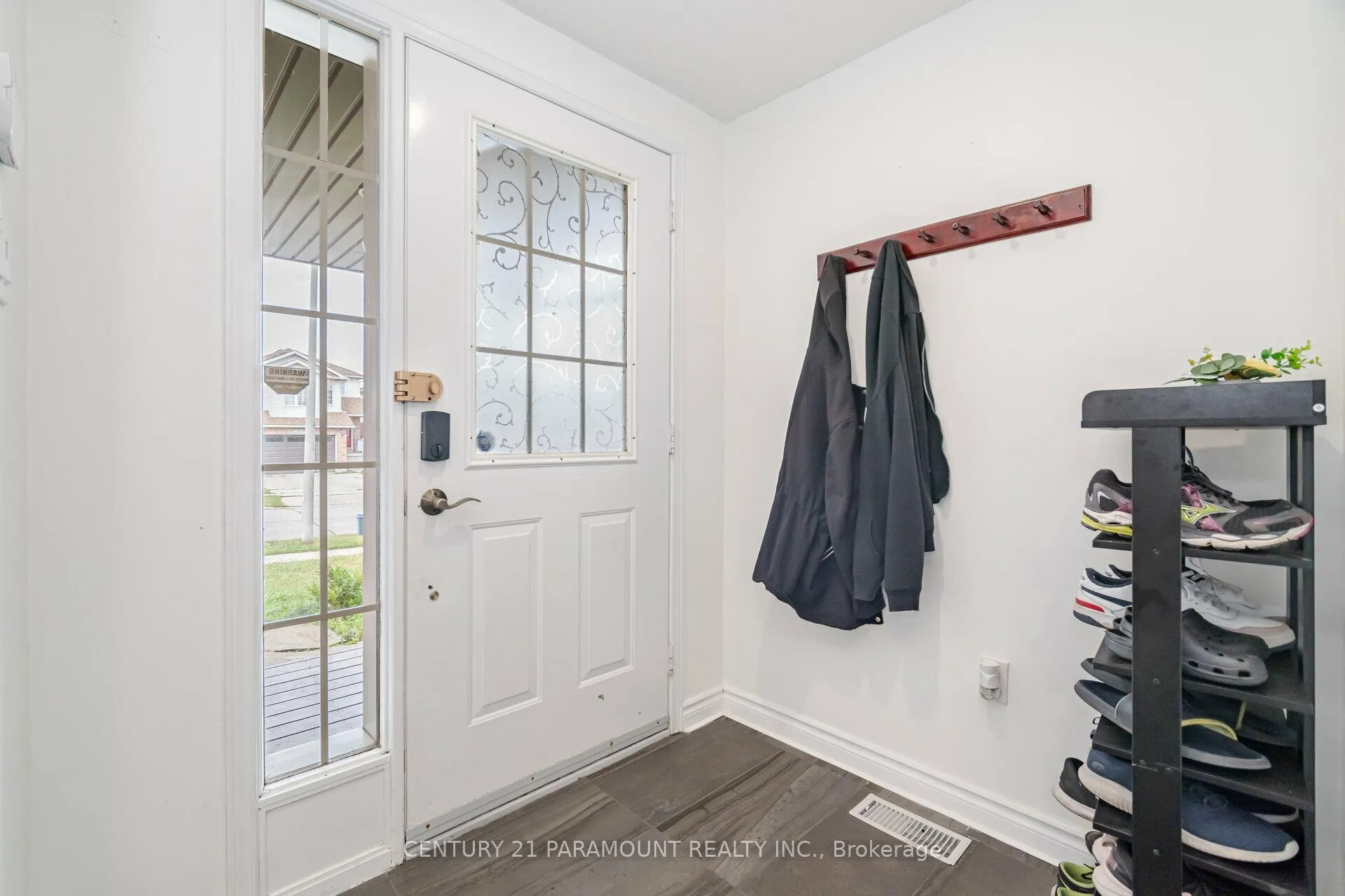 Photo 3 of 78 Periwinkle Street, Kitchener — HOMEH