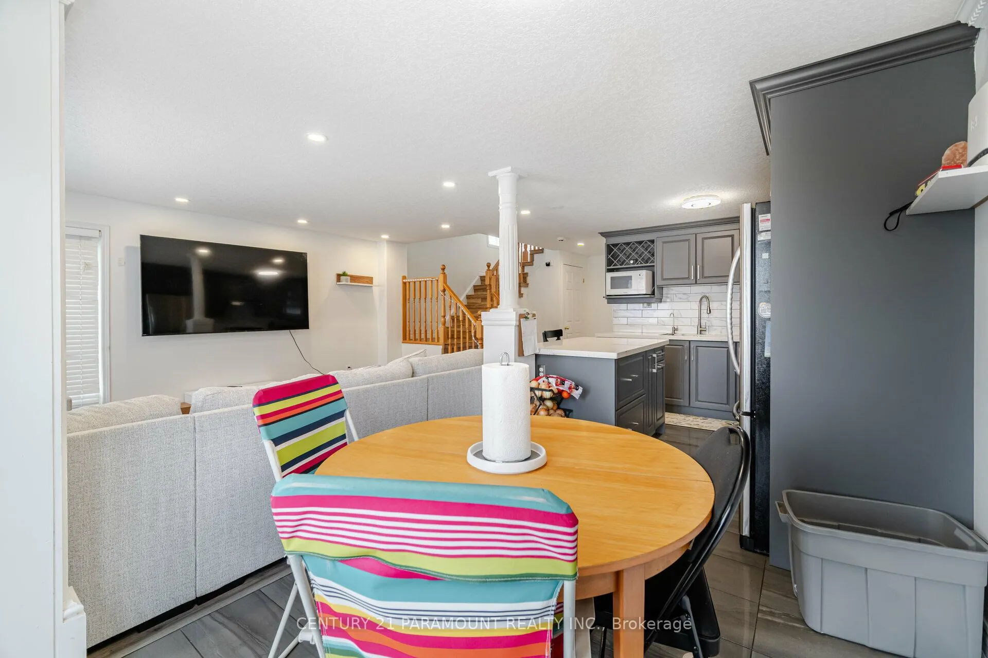 Photo 10 of 78 Periwinkle Street, Kitchener — HOMEH