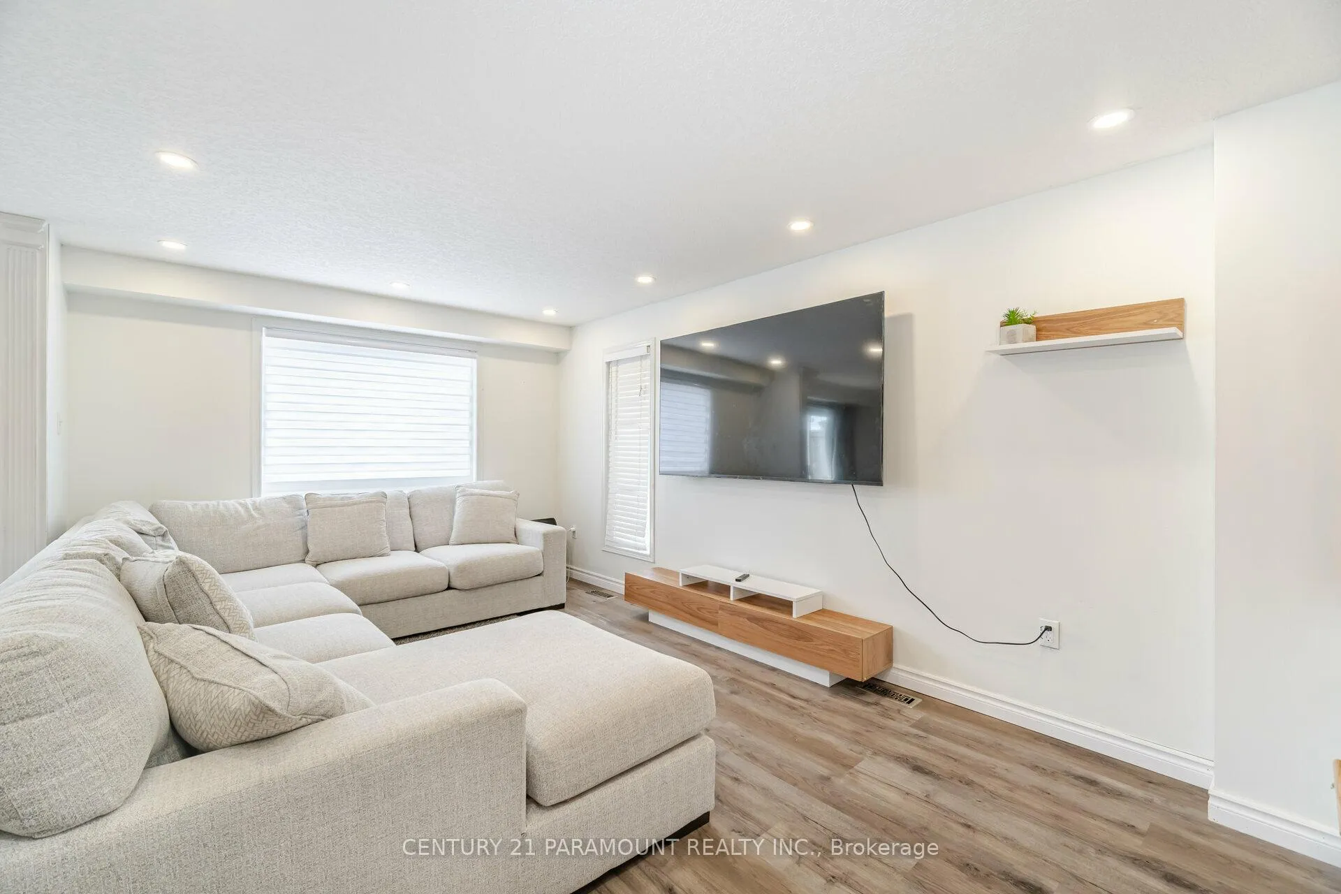 Photo 13 of 78 Periwinkle Street, Kitchener — HOMEH