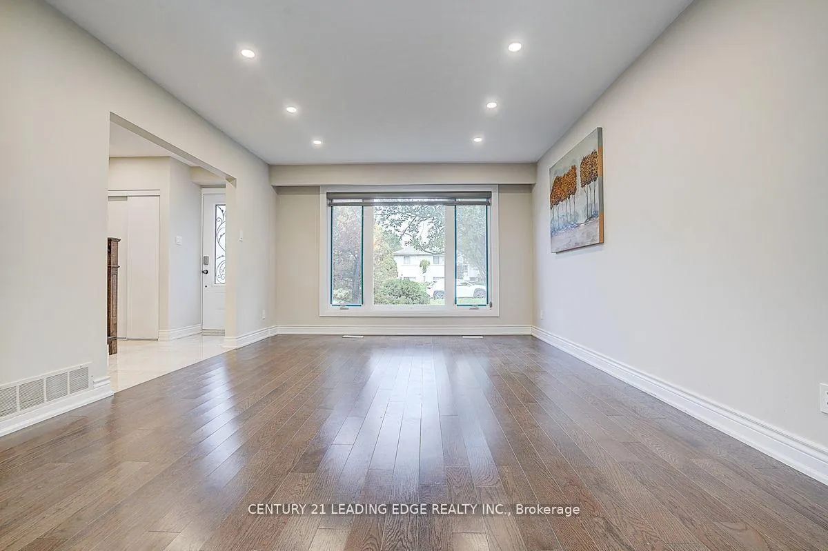 Photo 6 of 83 Southdale Drive, Markham, Bullock — HOMEH