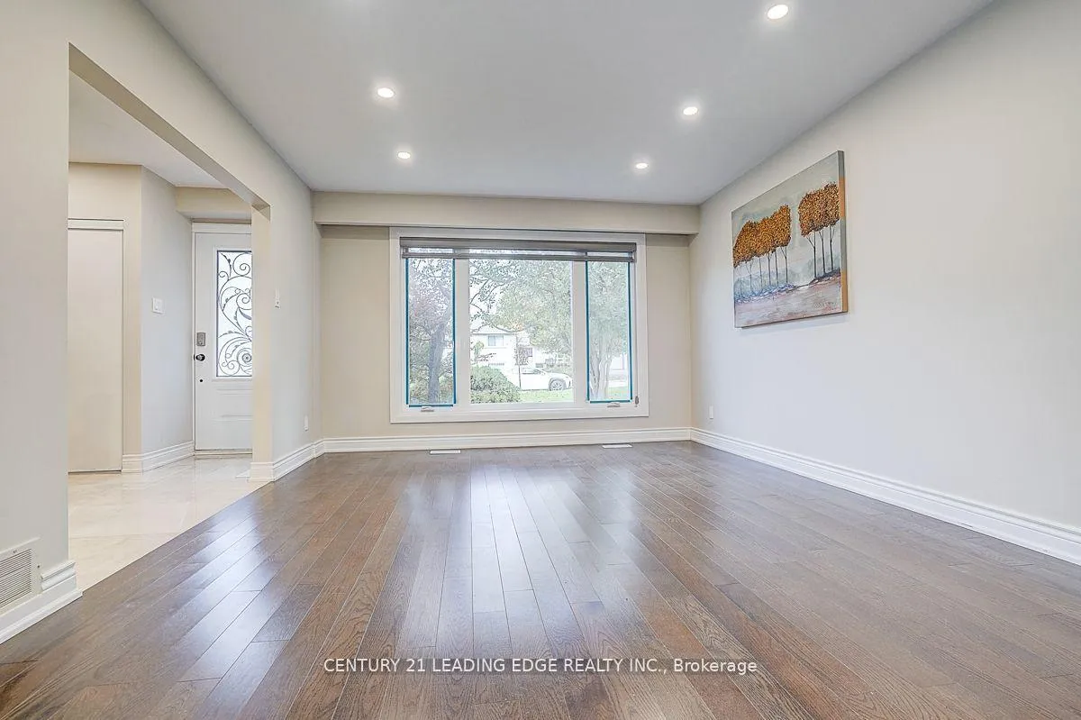 Photo 8 of 83 Southdale Drive, Markham, Bullock — HOMEH