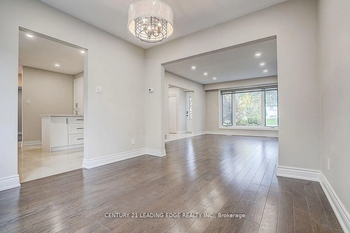 Photo 12 of 83 Southdale Drive, Markham, Bullock — HOMEH