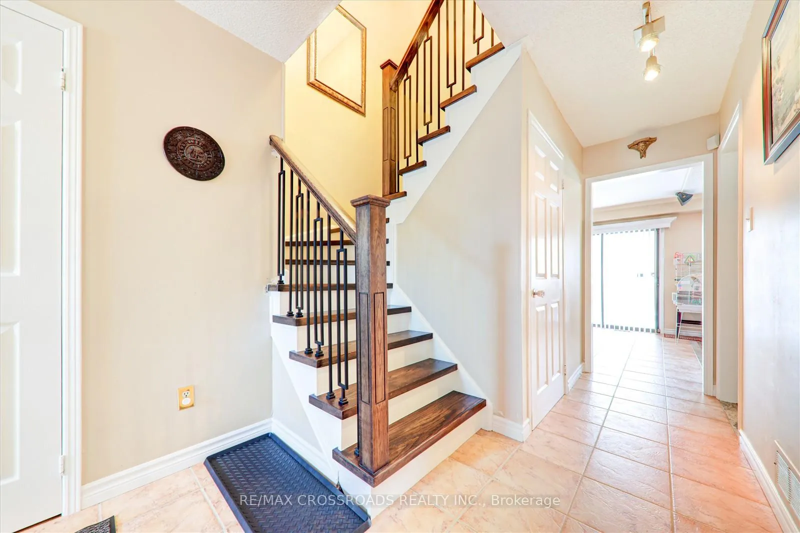 Photo 9 of 1524 Beechlawn Drive, Pickering, Village East — HOMEH