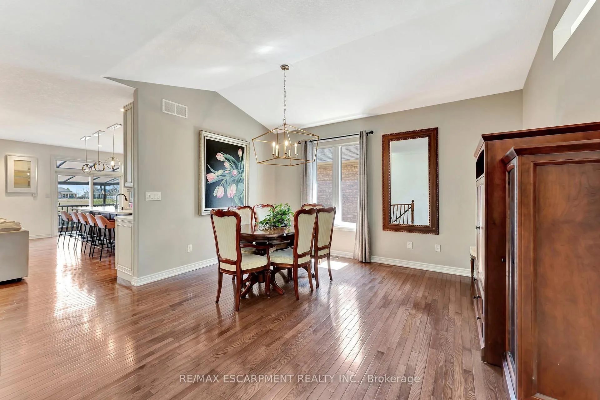 Photo 8 of 37 Oak Crescent, Haldimand — HOMEH