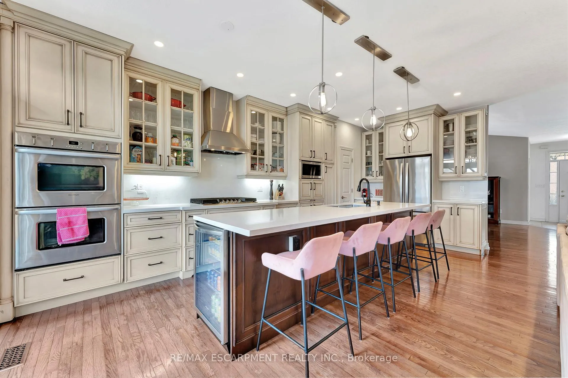 Photo 11 of 37 Oak Crescent, Haldimand — HOMEH