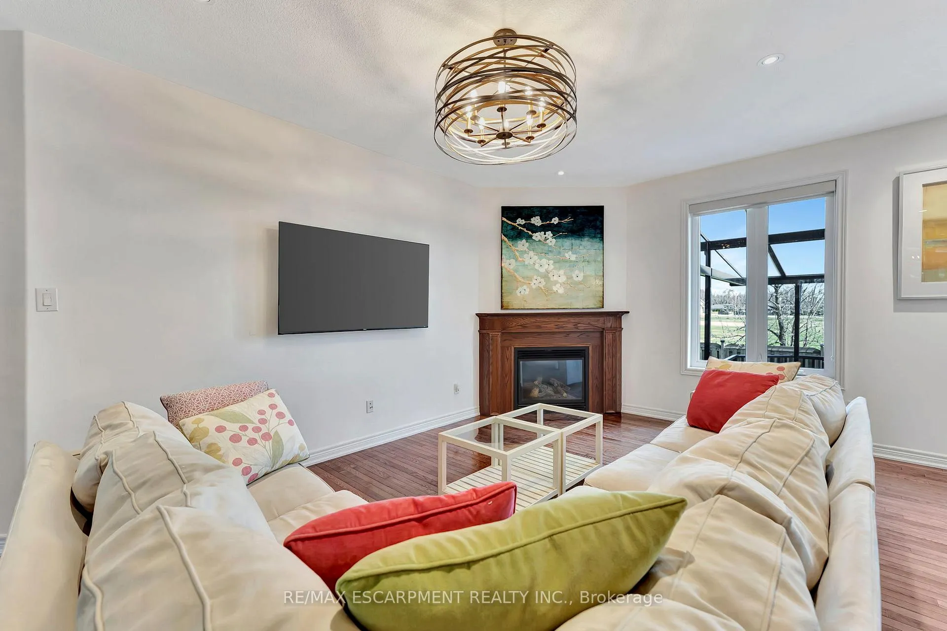 Photo 16 of 37 Oak Crescent, Haldimand — HOMEH