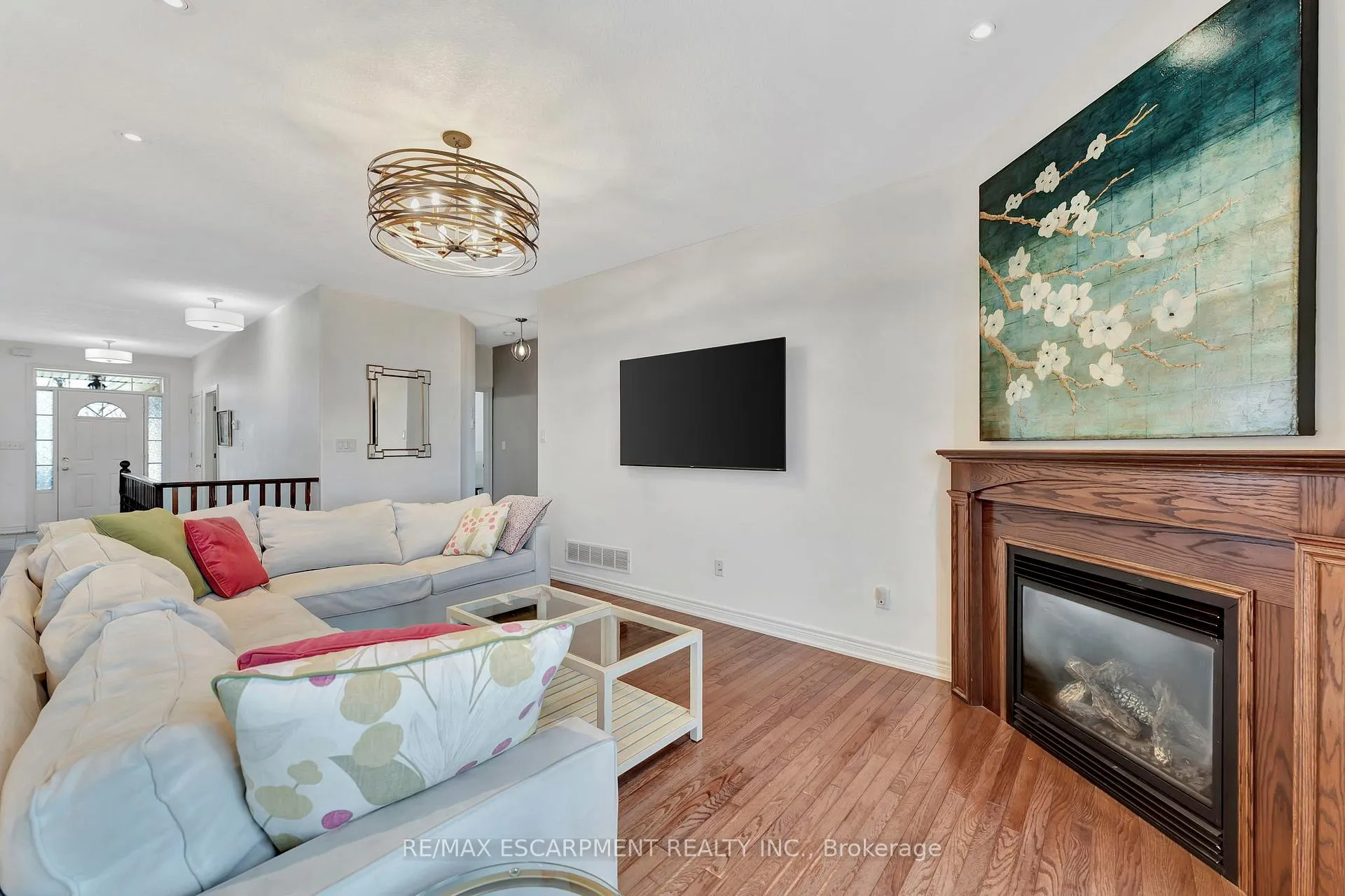 Photo 17 of 37 Oak Crescent, Haldimand — HOMEH