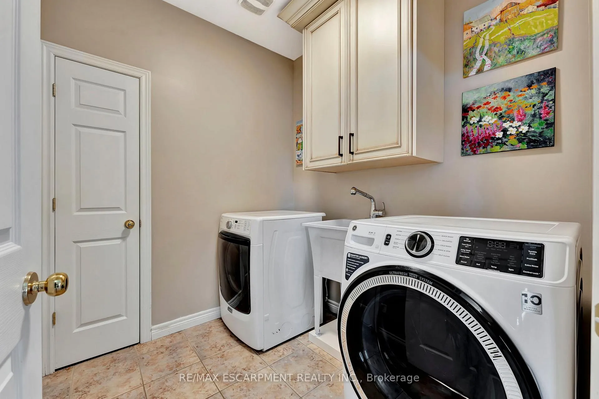 Photo 29 of 37 Oak Crescent, Haldimand — HOMEH