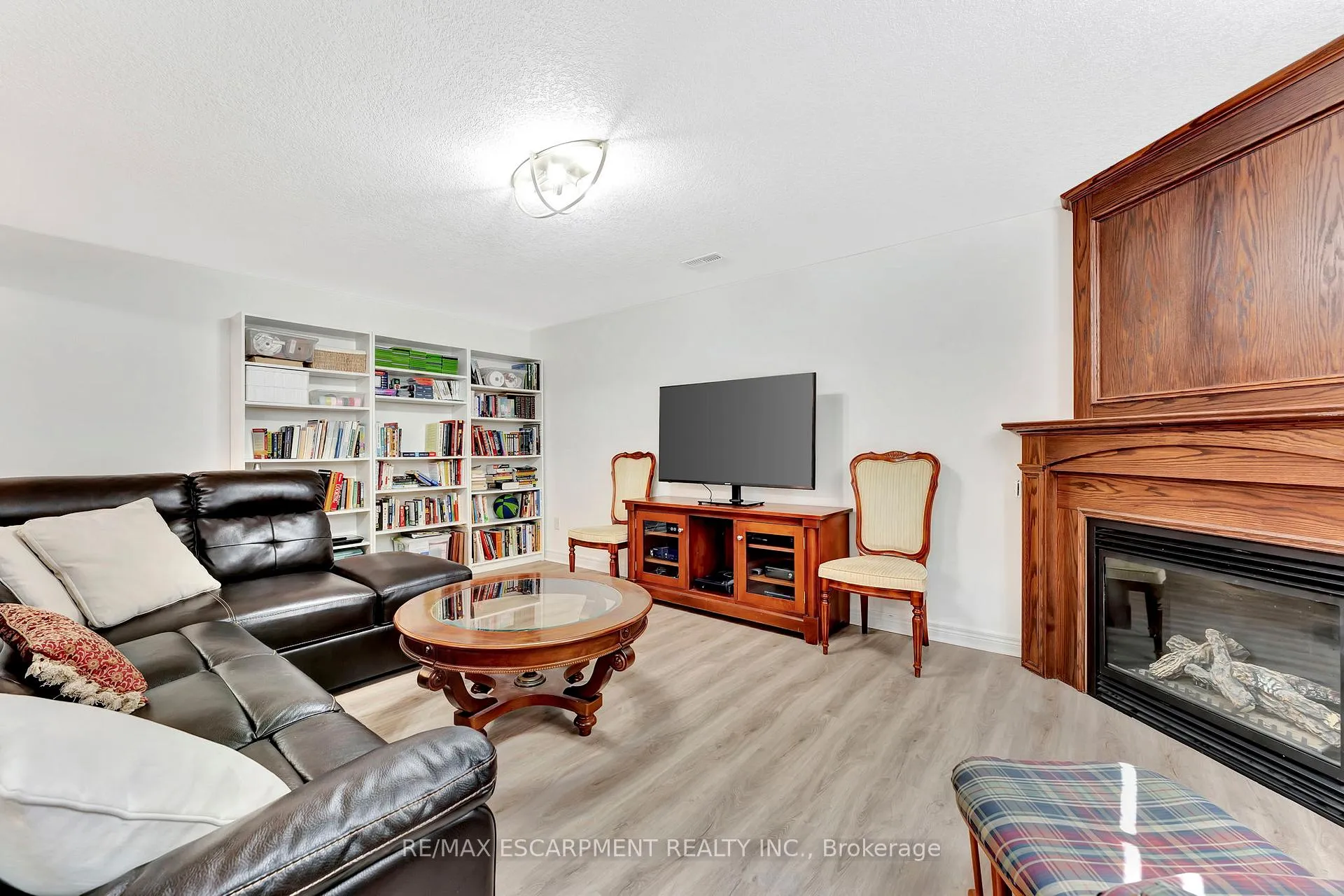Photo 32 of 37 Oak Crescent, Haldimand — HOMEH