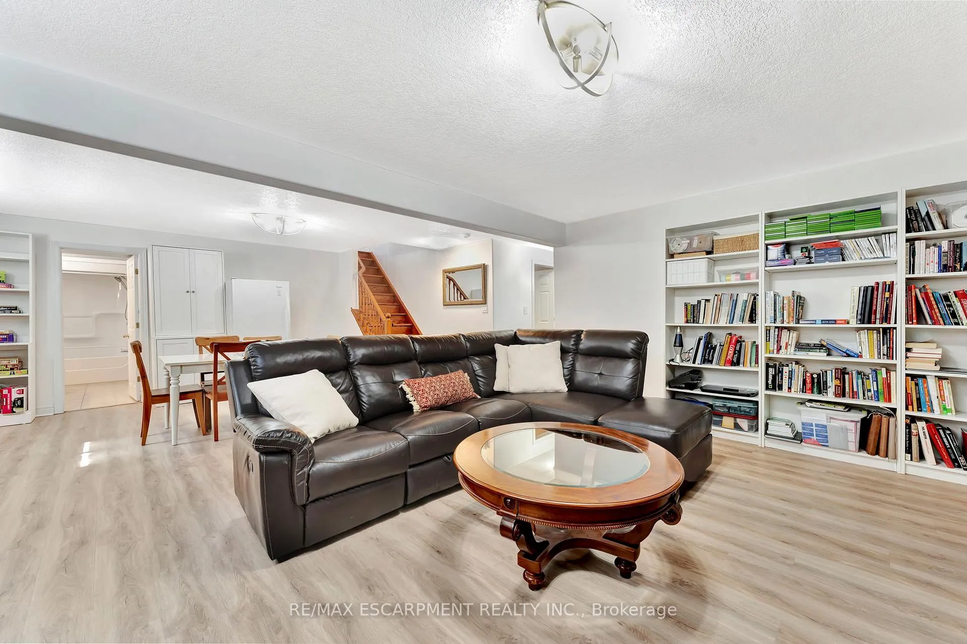 Photo 33 of 37 Oak Crescent, Haldimand — HOMEH