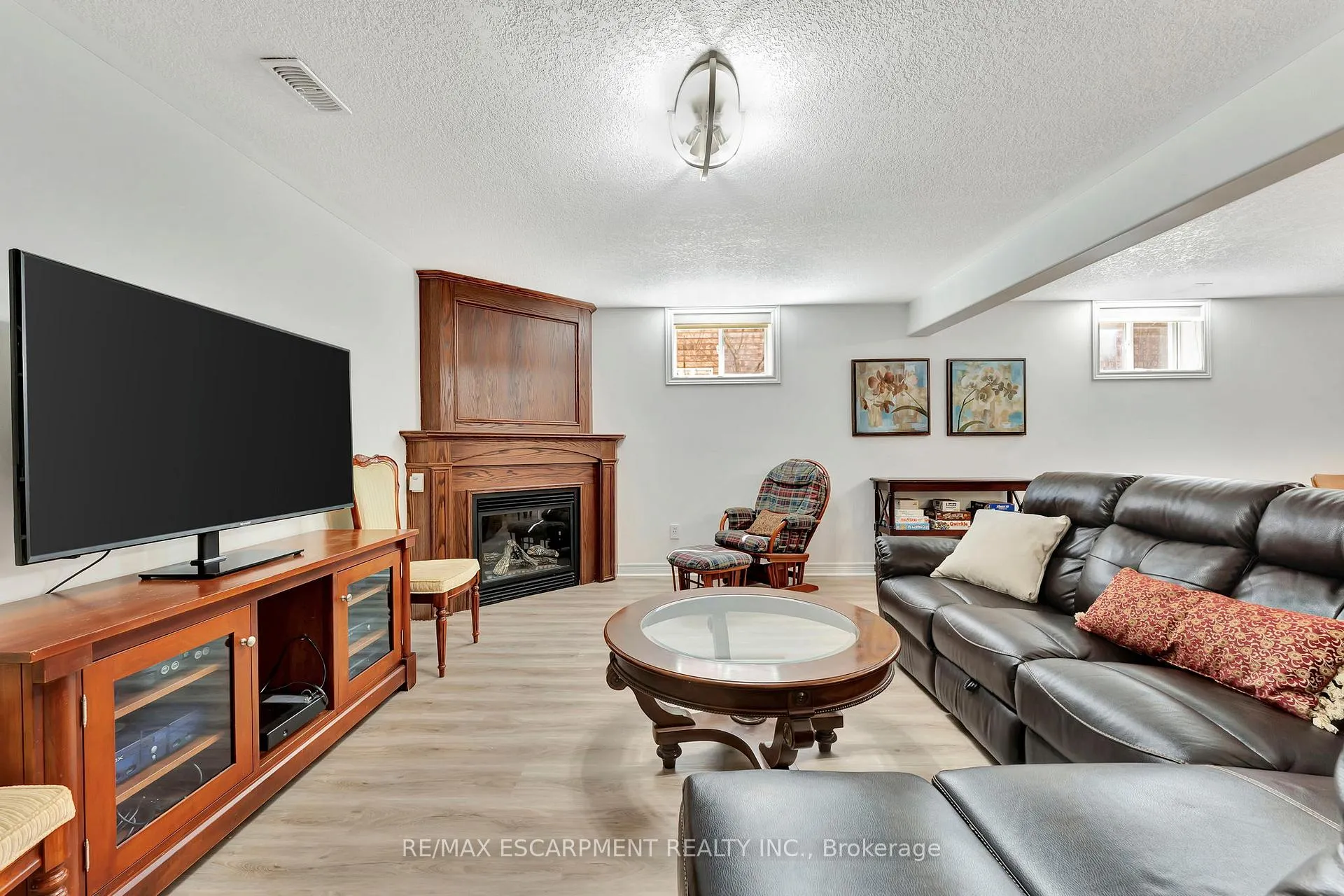 Photo 34 of 37 Oak Crescent, Haldimand — HOMEH