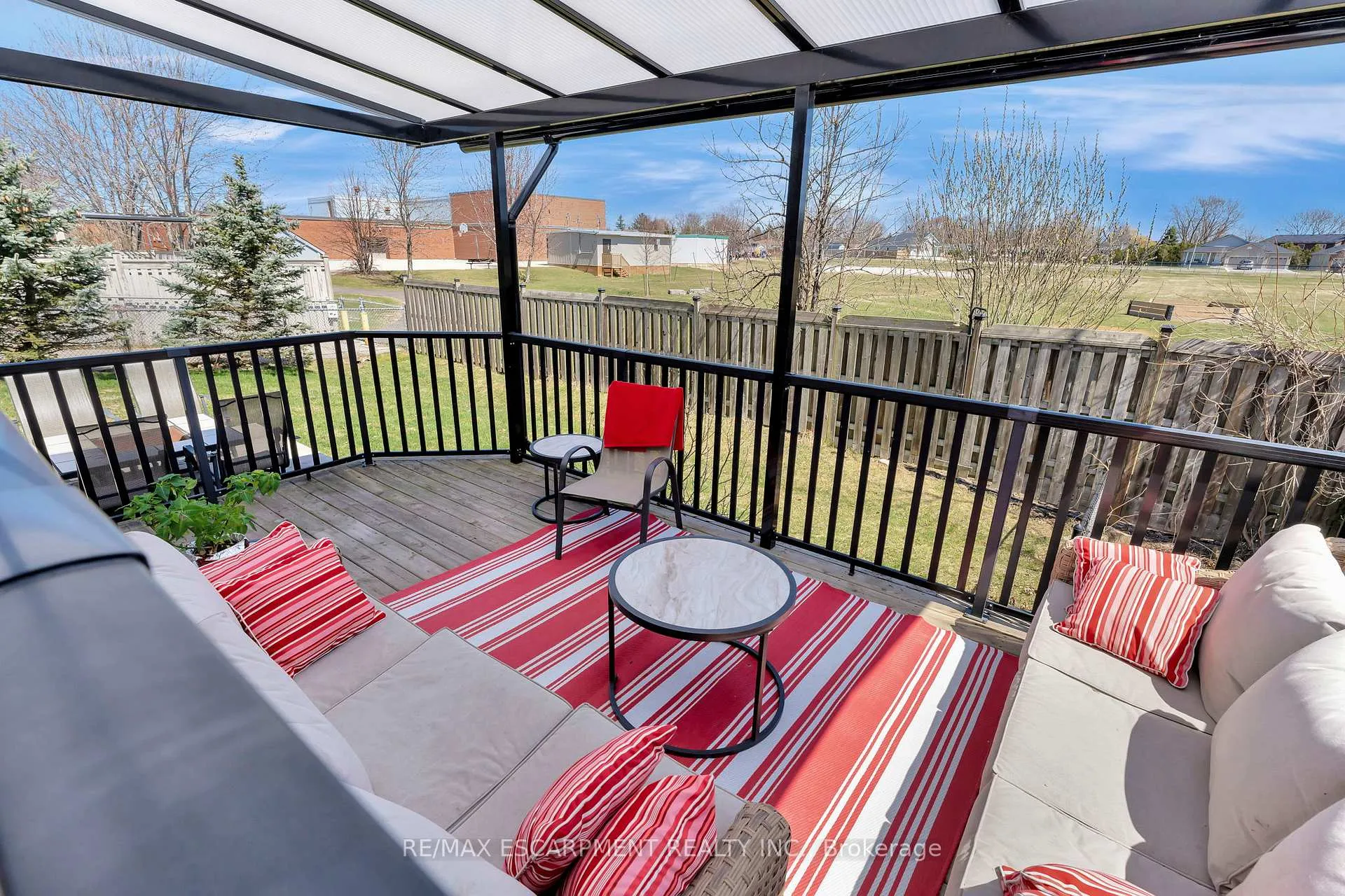 Photo 43 of 37 Oak Crescent, Haldimand — HOMEH