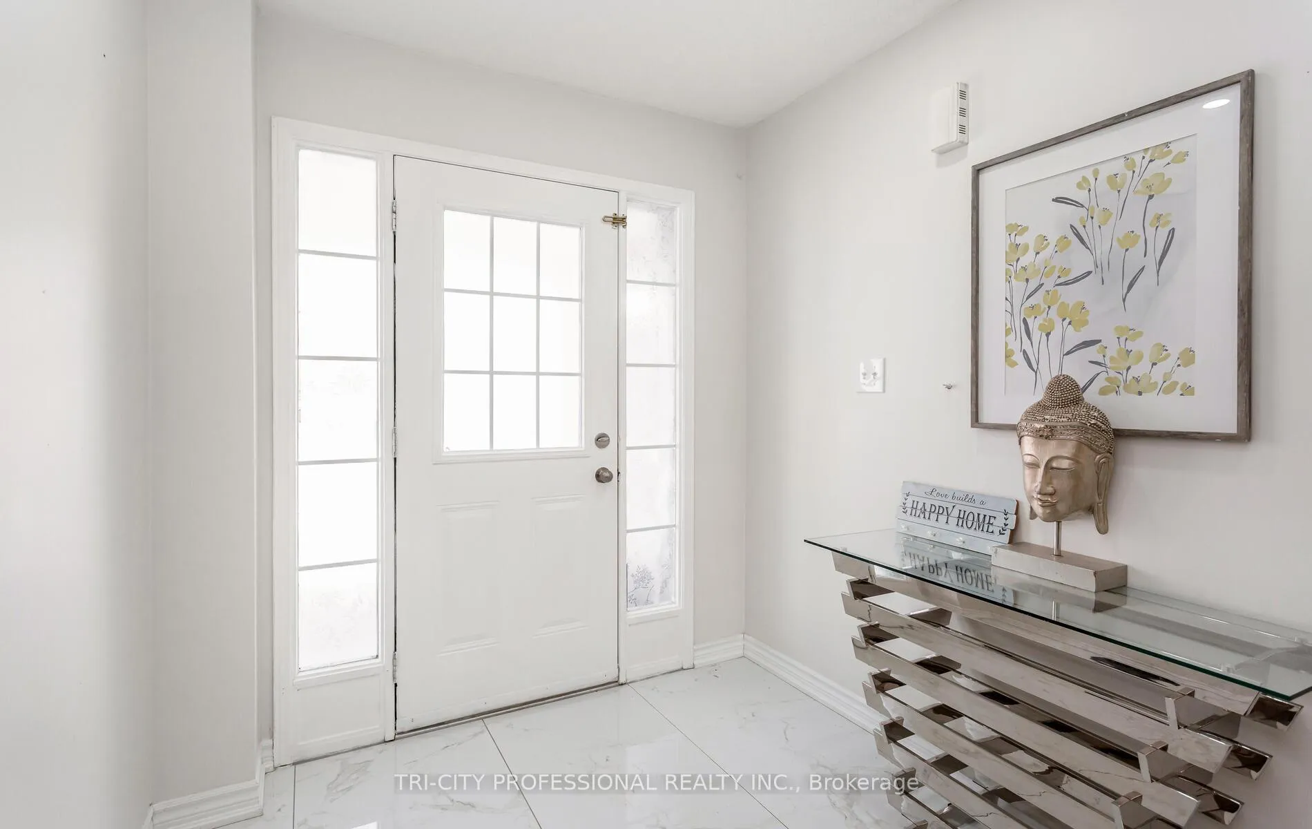 Photo 3 of 8 Wicklow Road, Brampton, Credit Valley — HOMEH