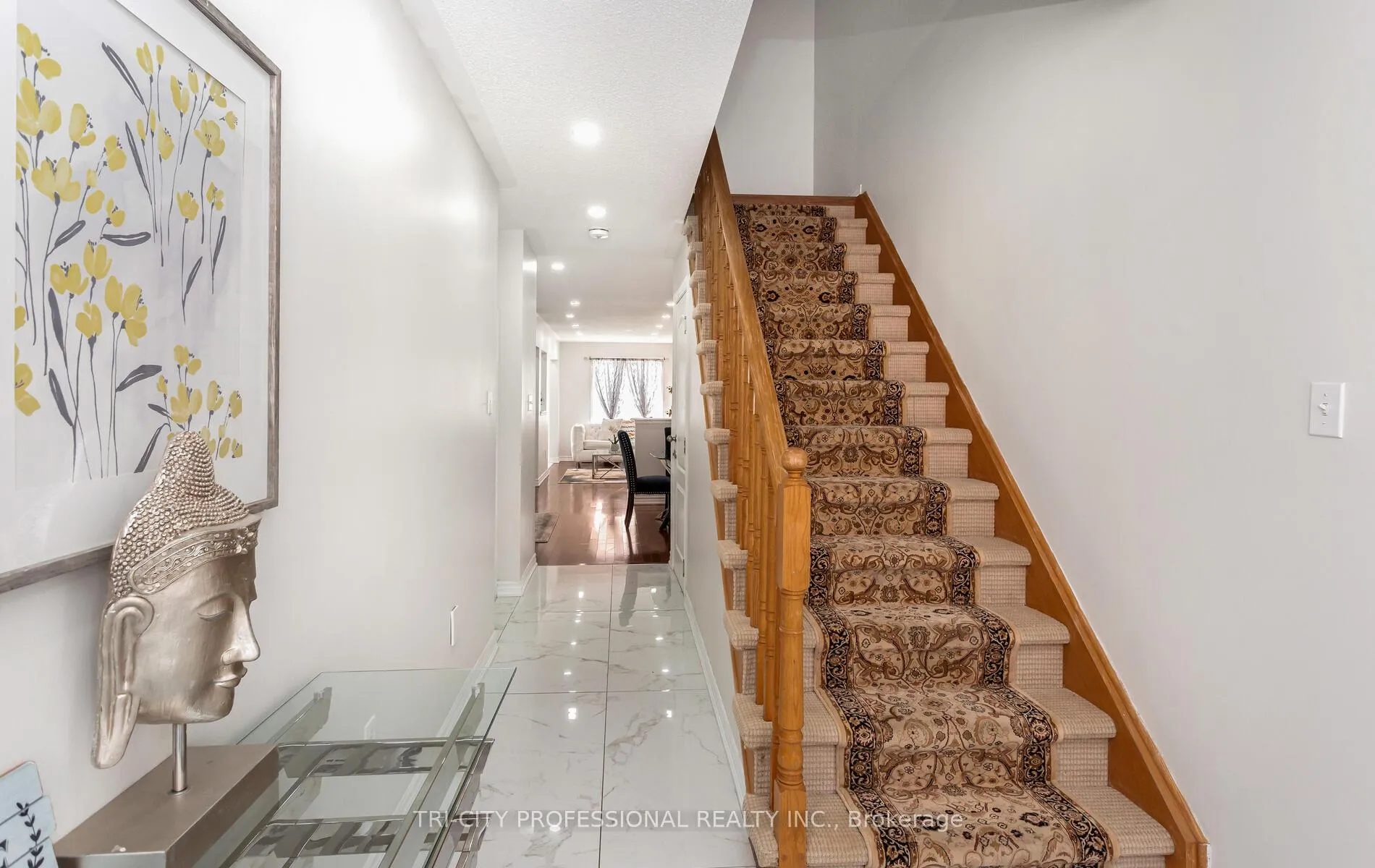 Photo 5 of 8 Wicklow Road, Brampton, Credit Valley — HOMEH