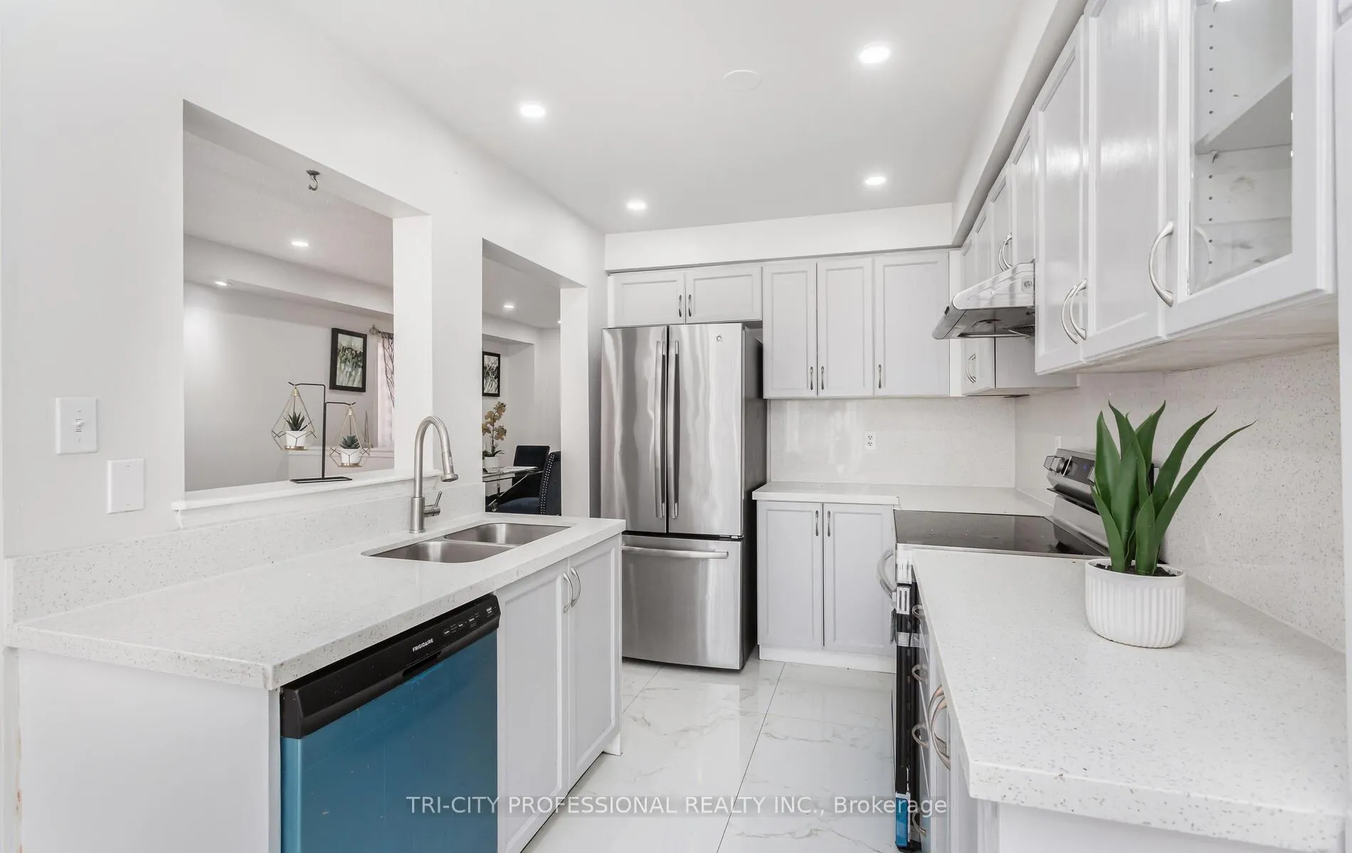 Photo 14 of 8 Wicklow Road, Brampton, Credit Valley — HOMEH