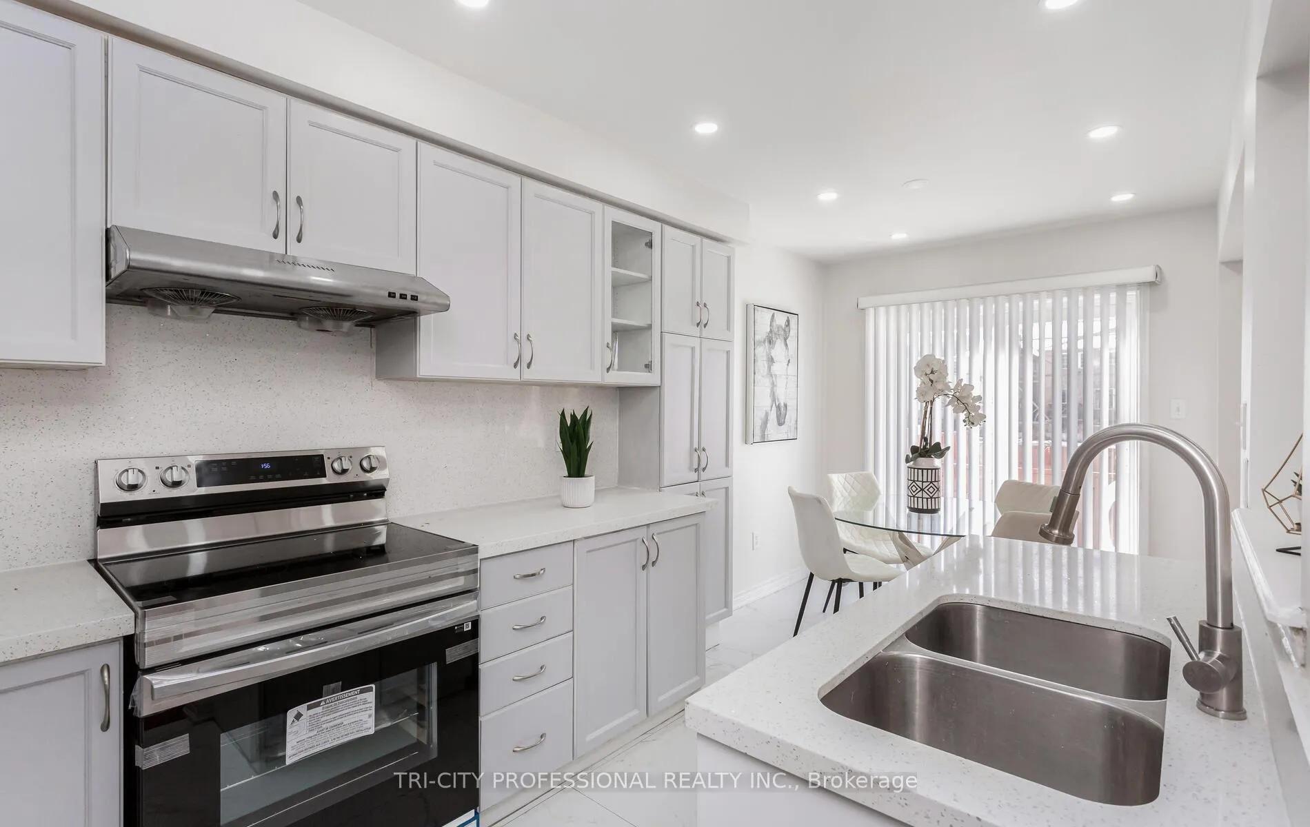 Photo 15 of 8 Wicklow Road, Brampton, Credit Valley — HOMEH