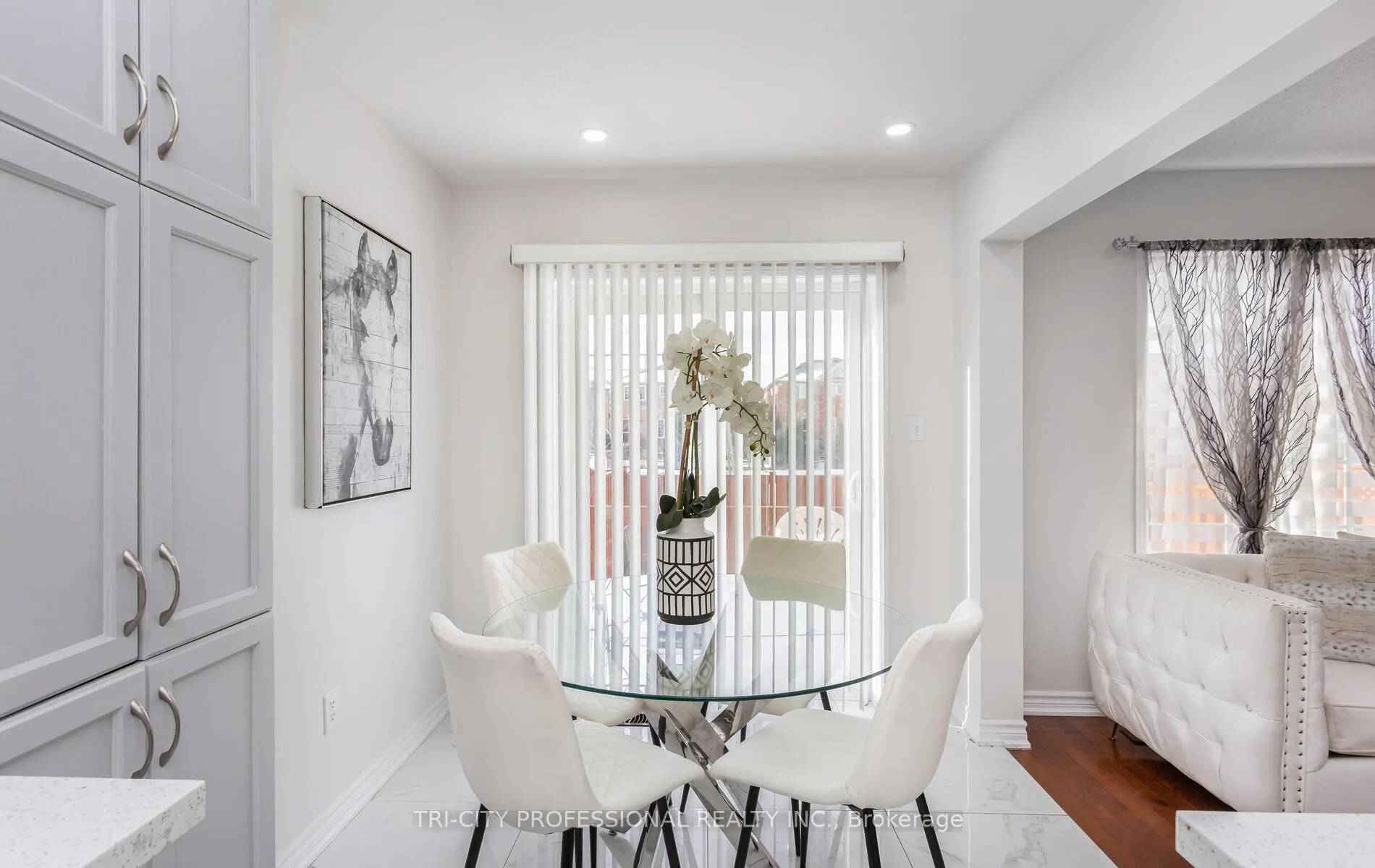 Photo 17 of 8 Wicklow Road, Brampton, Credit Valley — HOMEH